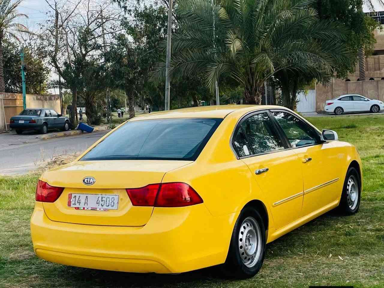 السلام عليكم ورحمة الله وبركاتة 
كيا اوبتيما موديل 2009 شكل 2010 وارد كوري
مكفولة من الدعامية لدعامية مصبوغة جمالية 
* كير ومكينة خير من الله 
* تخم تاير 
* تبريد ثلج  
*مكينة 2000 دوش المرغوب 
* ترايك وين ما تريد 
*سيارة جاهزة ماناقصة شي شغل وطلع ع باب الله 
مكان السيارة ذي قار 
السعر 97 وبيها مجال للشراي 
بيع أو مراوس حسب القناعة 
للاستفسار *********** و بخدمتكم السماوا, المثنى
