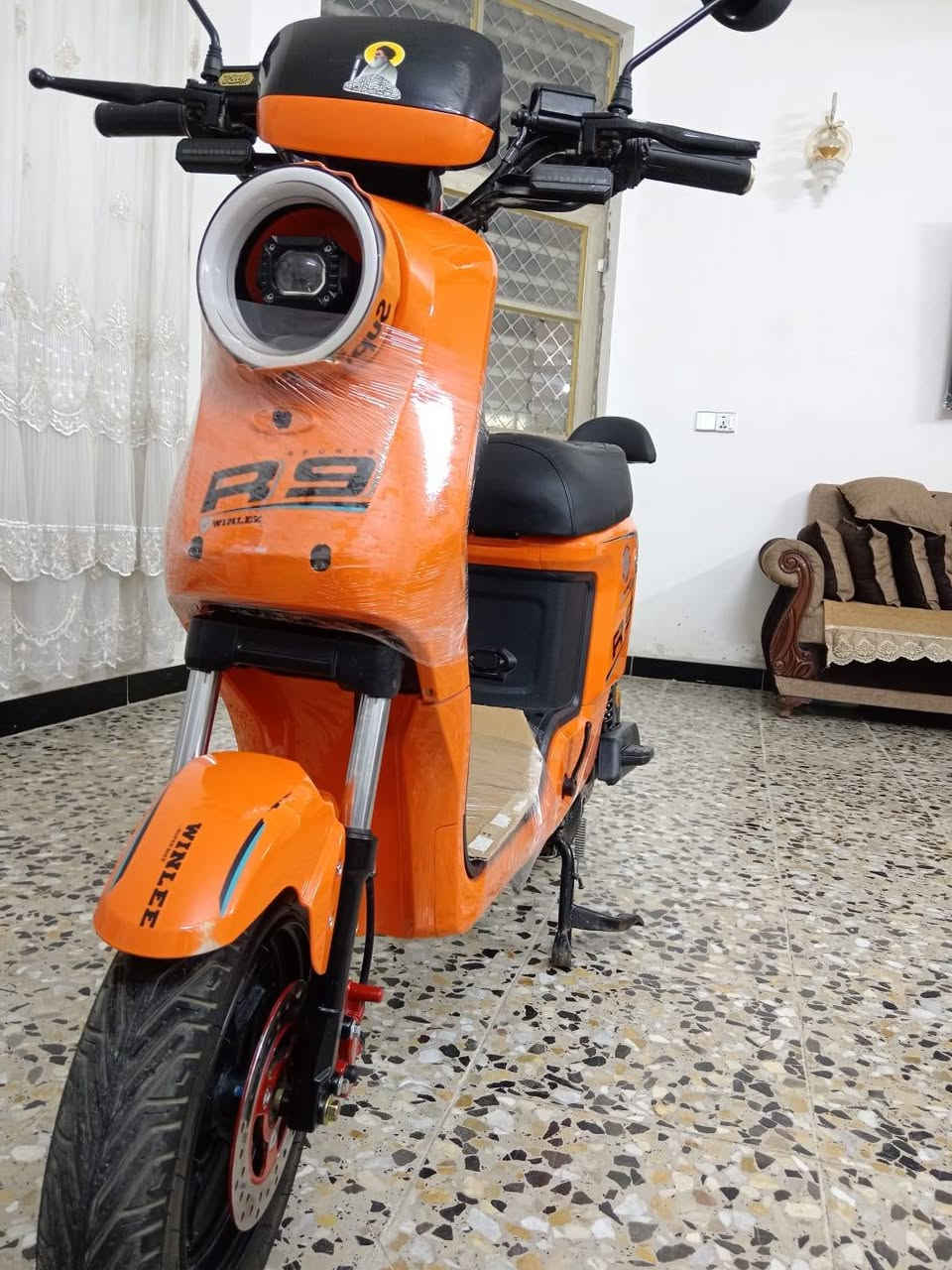 السلام عليكم دراجه شحن للبيع R9 2026 دراجه جديده لا يزنون زائد بصمه وسويش وكارت بلوتوث شاحنه موبايل الراجحي نظيفه العنوان بغداد سعر الدراجه 475 وبيها مجال بسيط *********** 🗨️
