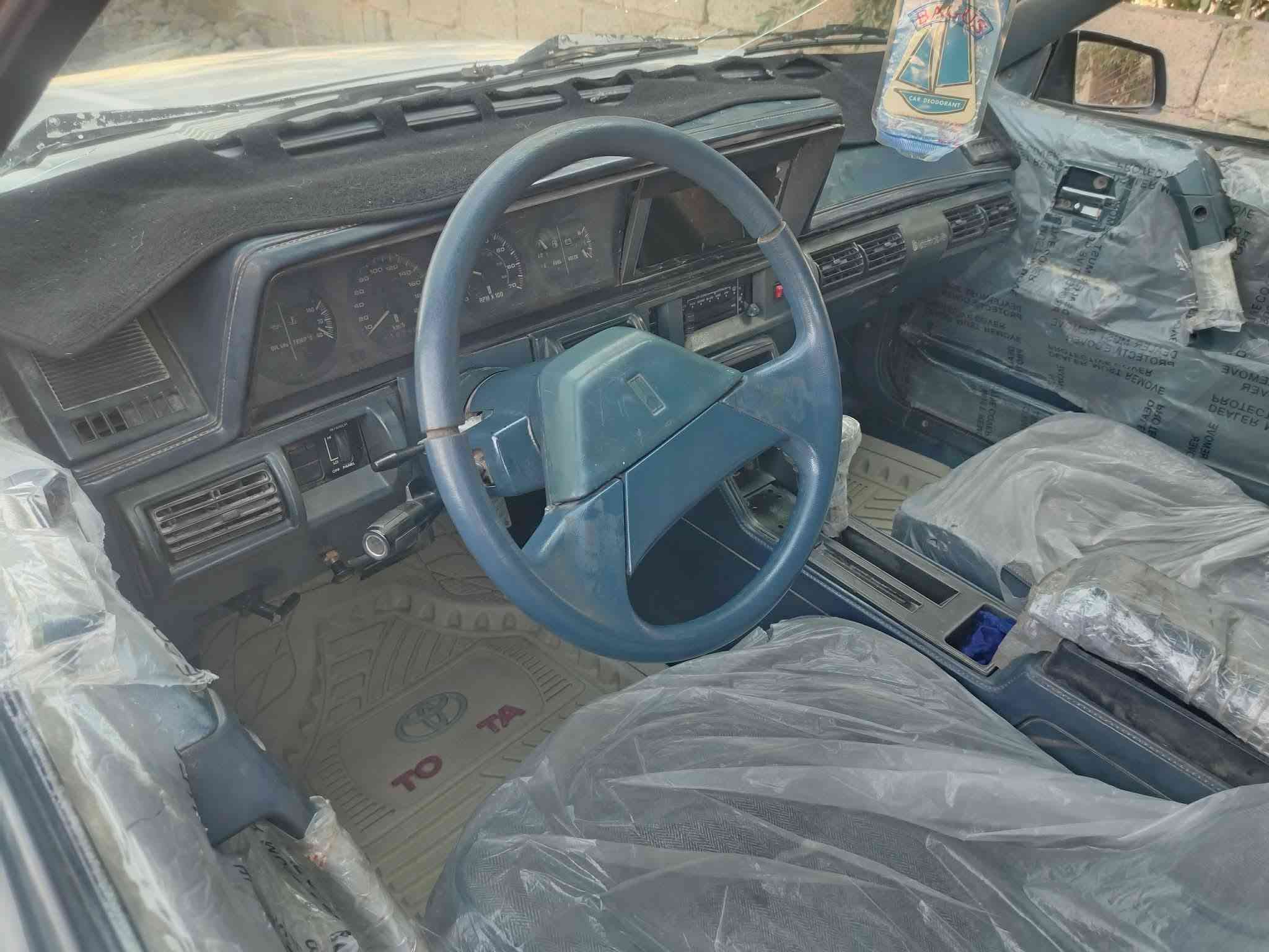 اولدز موبيل موديل1990💯
رقم نينوی شرط التحويل 
سيارة المحرك 6   كير اوتوماتيك .  
سيارة بدون ضربة 
تايرات جدد
صدر جديد 
وضع شركه 
للبيع أو مراوس حسب القناعه 

***********
