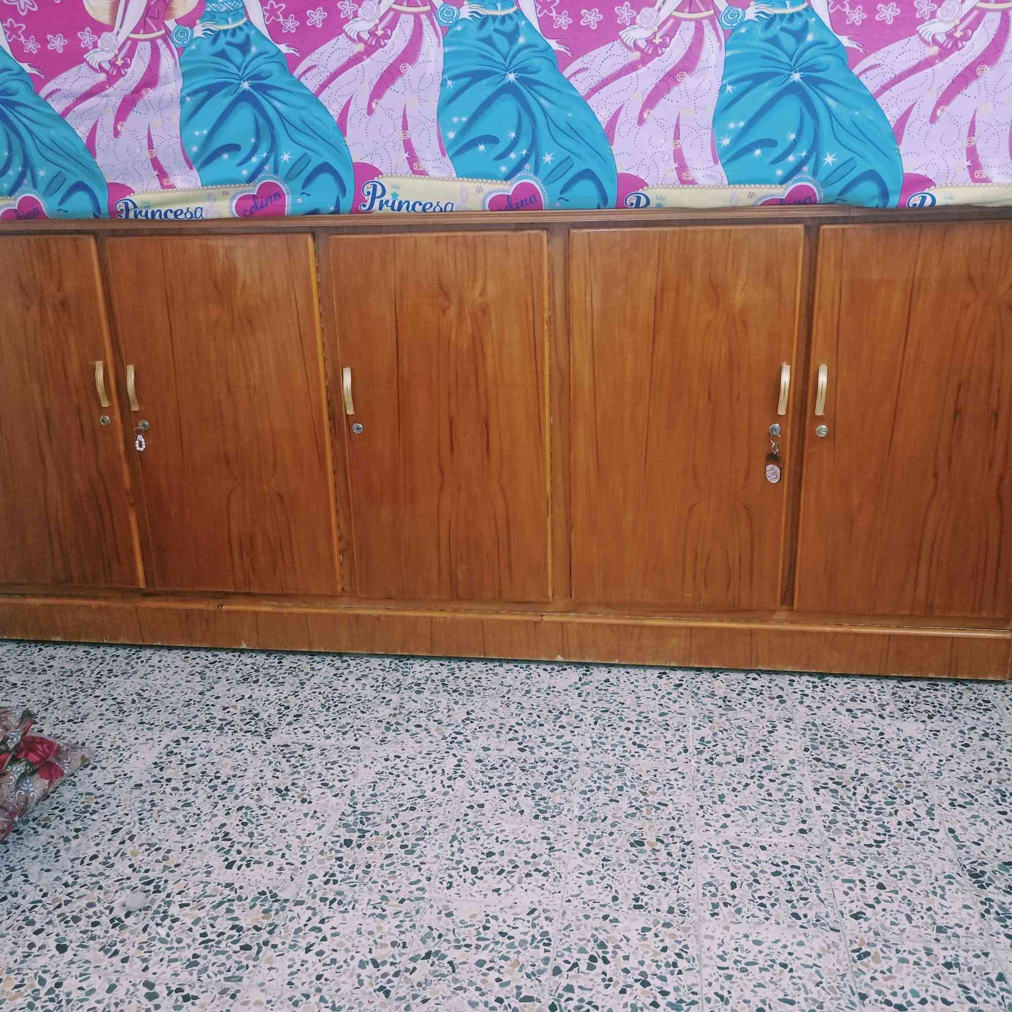 صندوق لبيع سعر مناسب جديد ماسمعل قليل نضيف ***********

