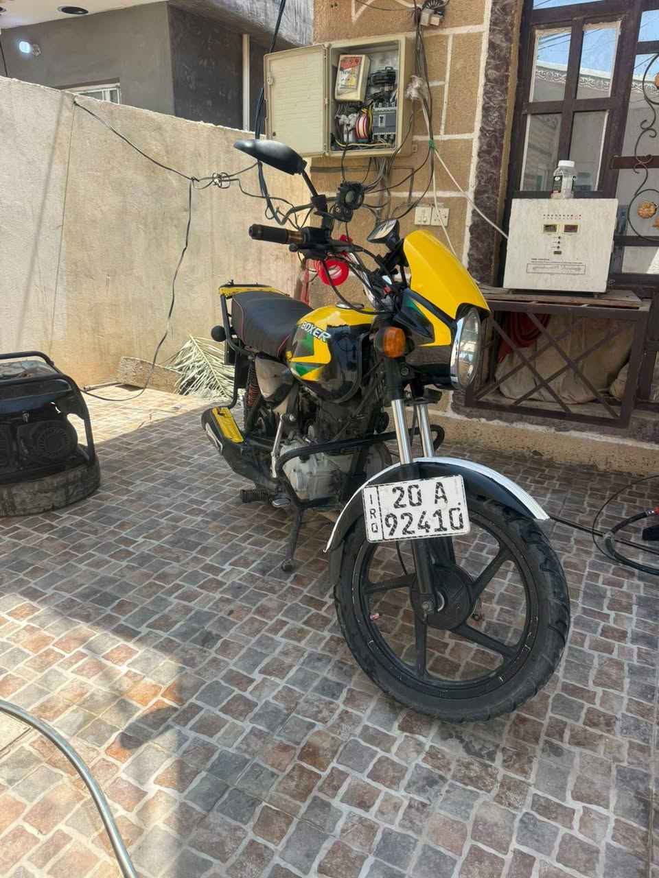 سلام عليكم بوكسر موديل 20 مرقم ارقام نكليزي شرط تحول سعر 1450 وابيهة مجال تصال على رقم *********** مكان ديالى غير متواجد على خاص
