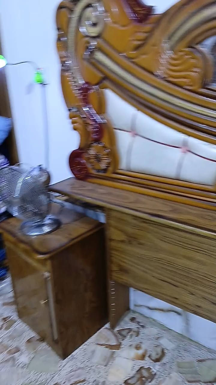غرفه نضيفه  350 وبيها مجال  كربلاء الحر شارع مدرسه الحسام ***********
