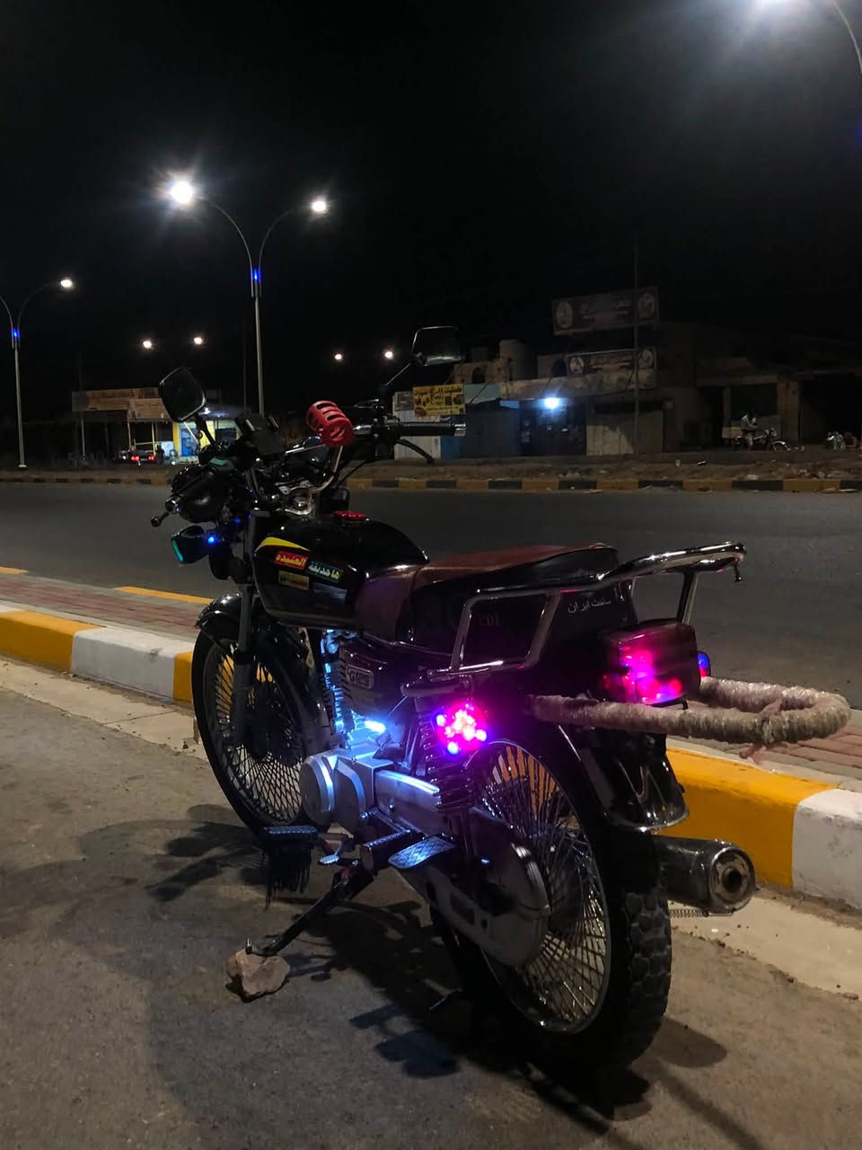 السلام عليكم تايكر 24 شرط ما مفتوح شلعه معدل نضافه ميه بل ميه السعر 600 و بي مجال شي قليل للطيبين 
الرقم : ***********
