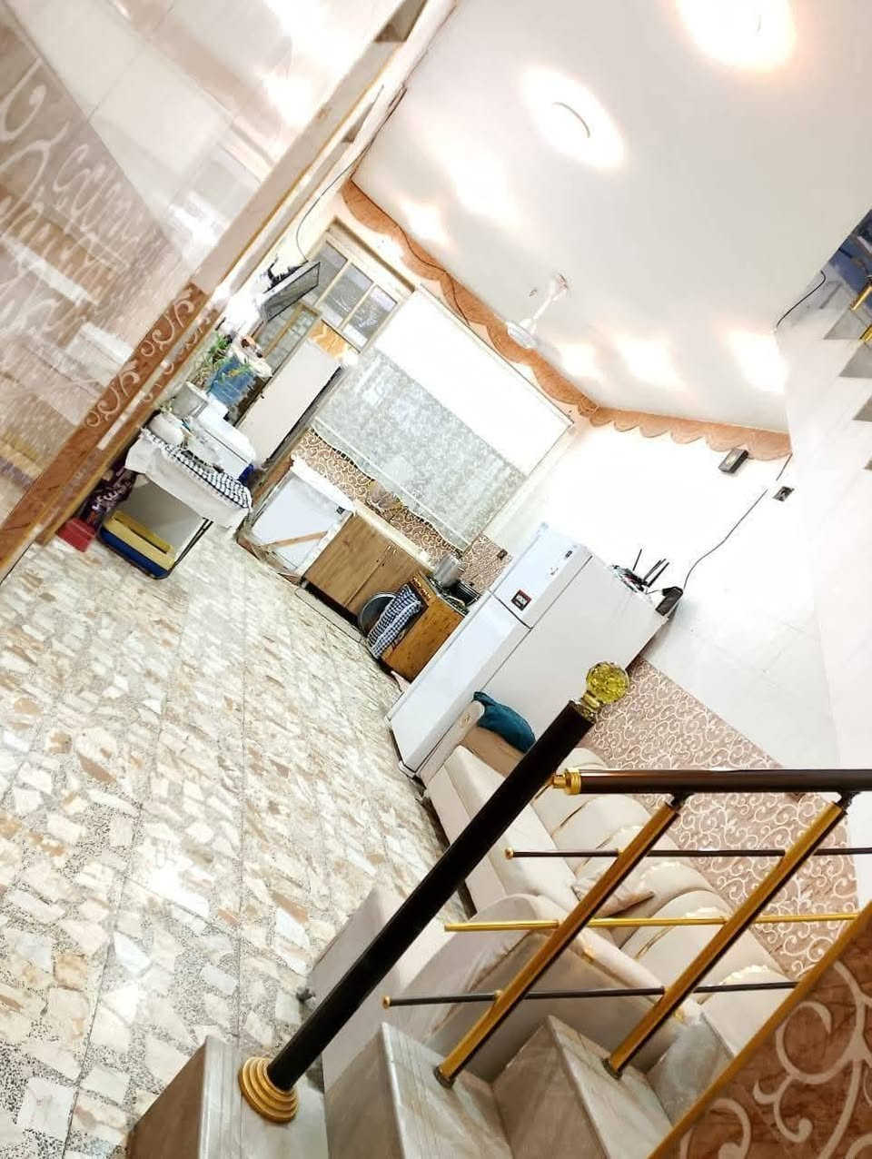بيت للبيع الكاظمية الثانية الطي بدايه نزال عباس الكهربائي بشارع ١٢ ثالث فرع عاليسره  مساحته ١١٤م واجهة ٧ ونص مدخلين مطبخ وحولي وصالة ضيوف وغرفه نوم وصحيات ثنين خارجيه وداخليه والطابق الثاني غرفه نوم كبيره وغرفه مخزن صغير ماء أسأله كهرباء وطني وسحب الأتصال عالرقم ***********
