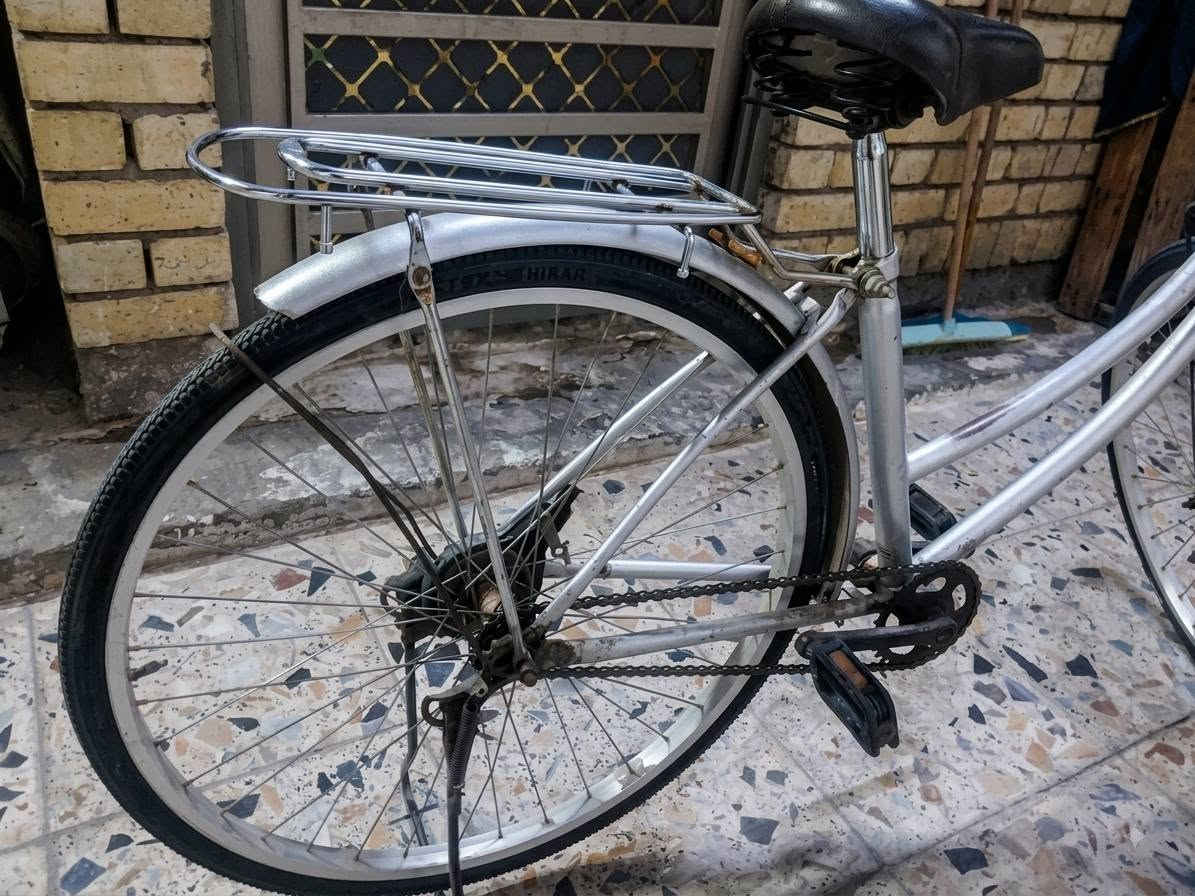 سلام عليكم بايسكل للبيع سعر 55 وبي مجال  باسكل تايرات جدد جوب هندي جديد خلفي وا امامي  لون الباسكل رصاصي حجم 26 بايسكل جديد ما بي أي نقص 
فقط بي نقص جاملغات 
البكان الامين ثانيه قرب مدرسه السماحه 
***********
