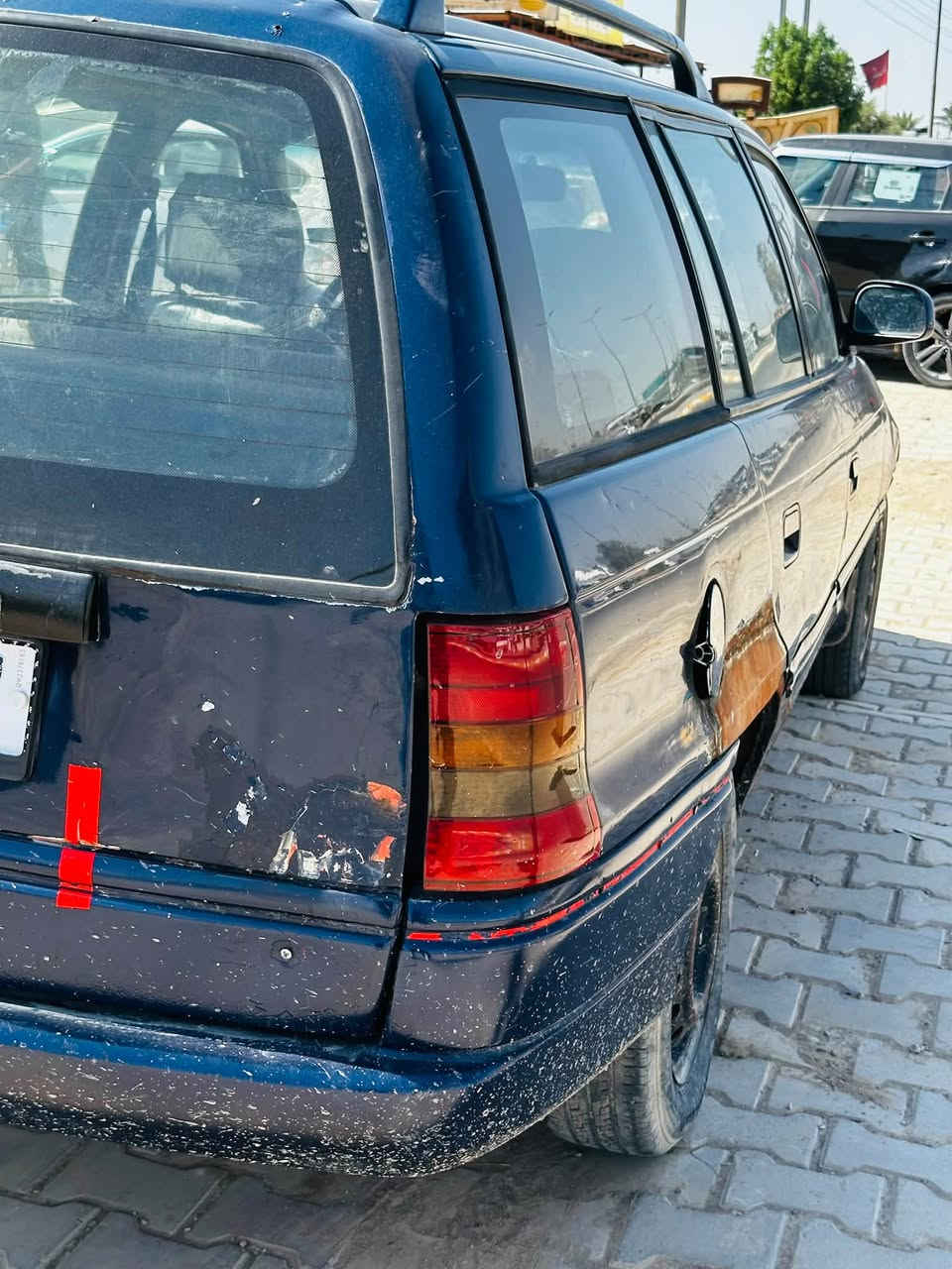 سلام عليكم اوبل استرا ٩٣ رقم انبار انكليزي مشروع وطني يعني وين متريد تحول السياره مشتغل اخياساته اي خياس مابيه سنتر لك بلادي شغال كهربائياته كله شغاله مكينه 2000 خير من الله نقص السياره بس صبغ وتايرات اماميه فقط السعر ٢٨ وبيه مجال  المو شراي لايعامل ويكسر بحلال الناس رجائاً مكاني ديالى الخالص 
***********
