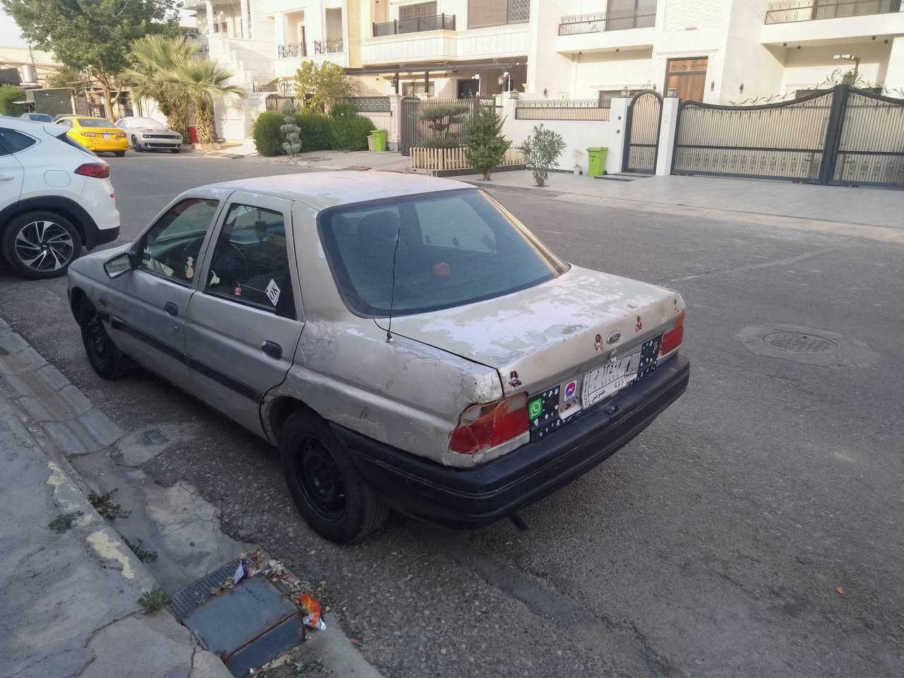 سلام عليكم فورد للبيع سنوية كارتوني كير محرك ابشرط موديل 1996 سعر 9 وبيها مجال رقم موبايل ***********
