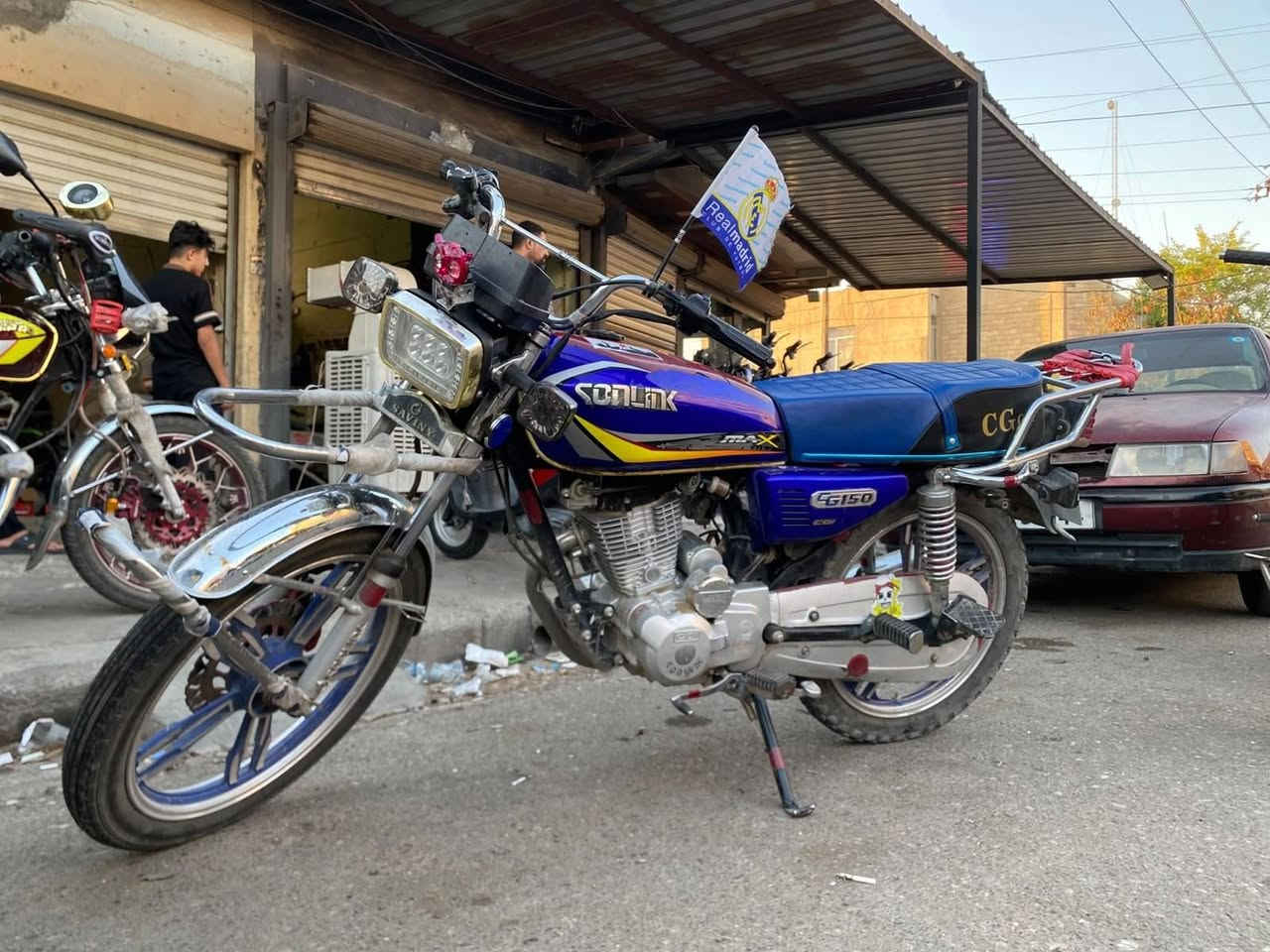 السلام عليكم عندي هاي الدرجه للبيع سافين موديل 23 محرك ما مفتوح مطور فول نشاط السعر 550 بيه مجال هذه رقمي ***********
