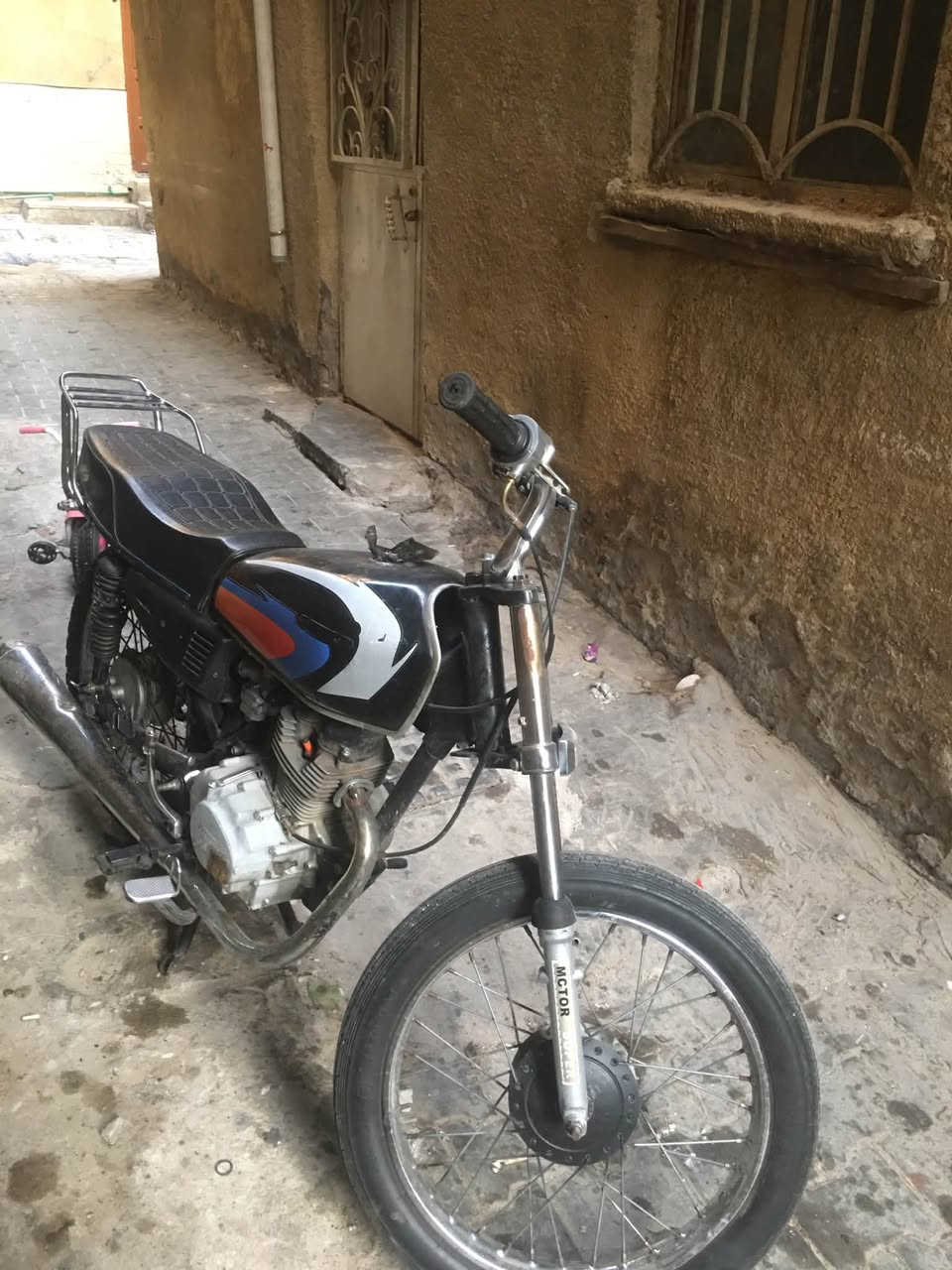 نامه ابرو • ٢٠١٧ • صوت خفيف