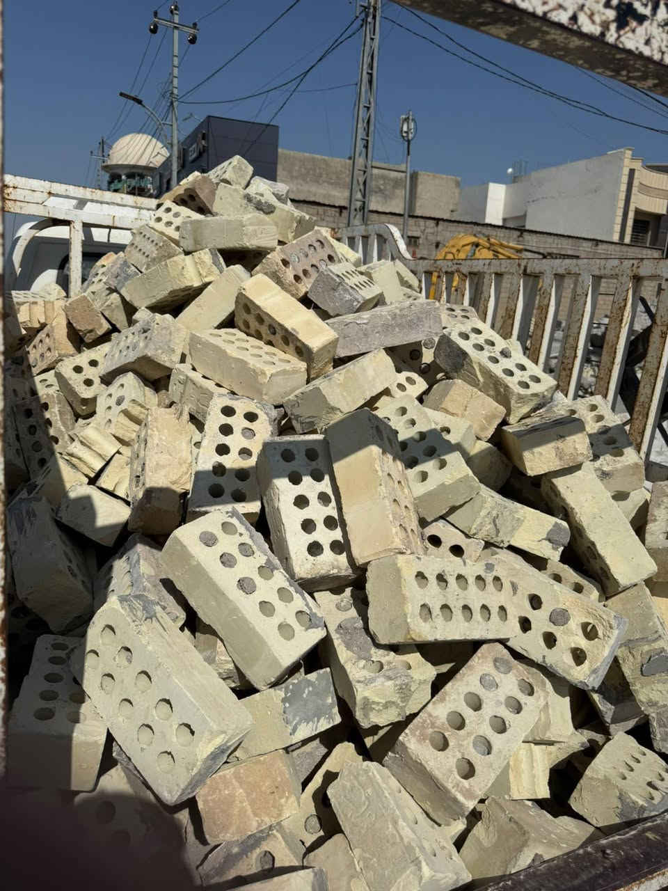 يوجد كادر تفليش البنايات والدور السكنيه ويوجد طابوق عادي مستخدم ويوجد طابوك جمهوري مستخدم 
للاستفسار 
***********
