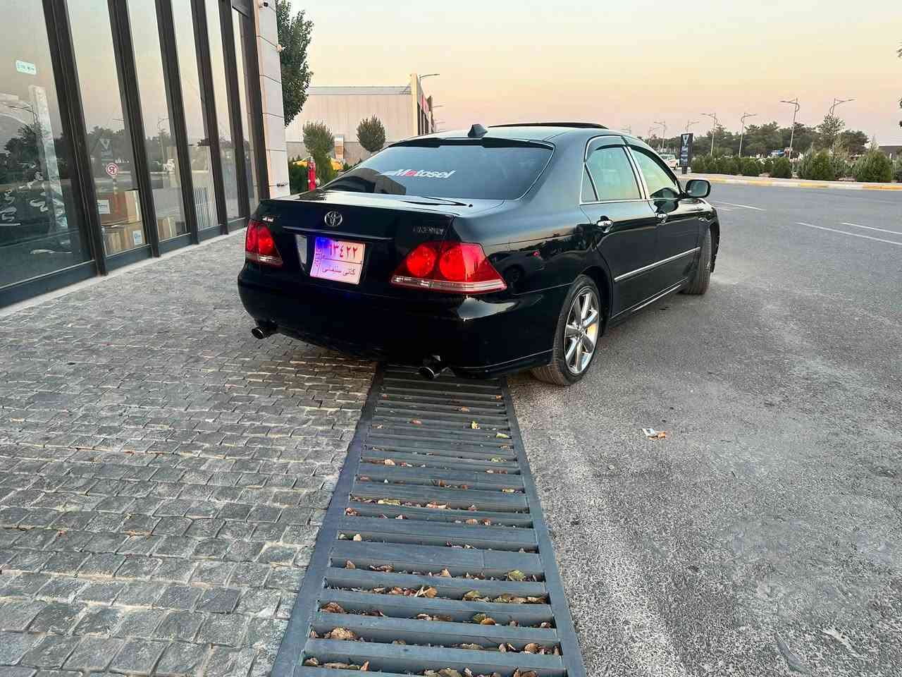 شاینە موس ٨٢ گەورە بە گەورە ٢٠٠٥قەپات قەپات مواسەفات جلد و هیتەر و سلاید بێ بۆیاخ بەس شوێن موسەکان بۆیاخە چوار تایەو ویلی لۆکی لەژێرایە کامل مەسروف کراوە کونی گەرمی گیراوە  بارکۆدو ڕەقەمەکەی بۆ وەر گیراوەنرخی ٧٥گەڵاو کەمێک مەعامەلە***********
