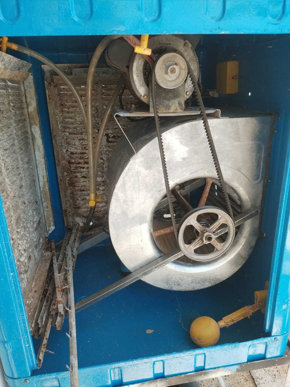 غراض للبيع ثلاجه مال مي هيه وفلترها وبانكه شحن وكهرب مبرده حجم 2,5 سولان اصليه ماطورهااصلي سرعتين شاري اتصل ***********
***********
