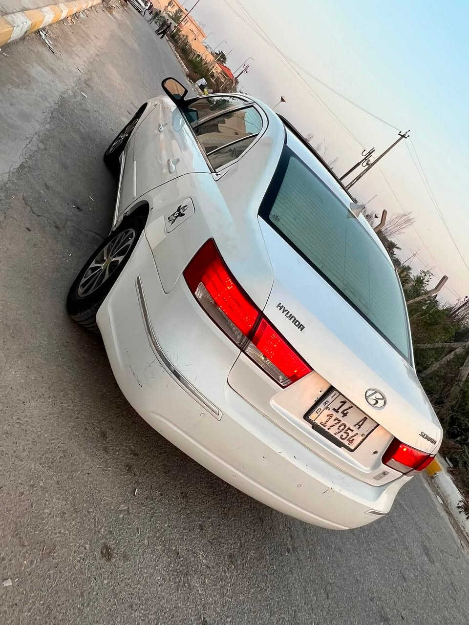 سوناته 2009 خليجي  محرك 2000دوش رقم بصره دولي  سياره فول المواصفات فتحه كشنات جلد كشن حار شاشه برده خلفيه اشاير جانبيه كامره دواره سياره جاهزه مكينه وكير حداديه تبريد تخم تاير مابيه نقص سياره مابيه ضربه مبدل باب خلفي وبيه رشات صبغ جماليه 
مكانه ناصريه سعره 83 وبيه مجال ***********
