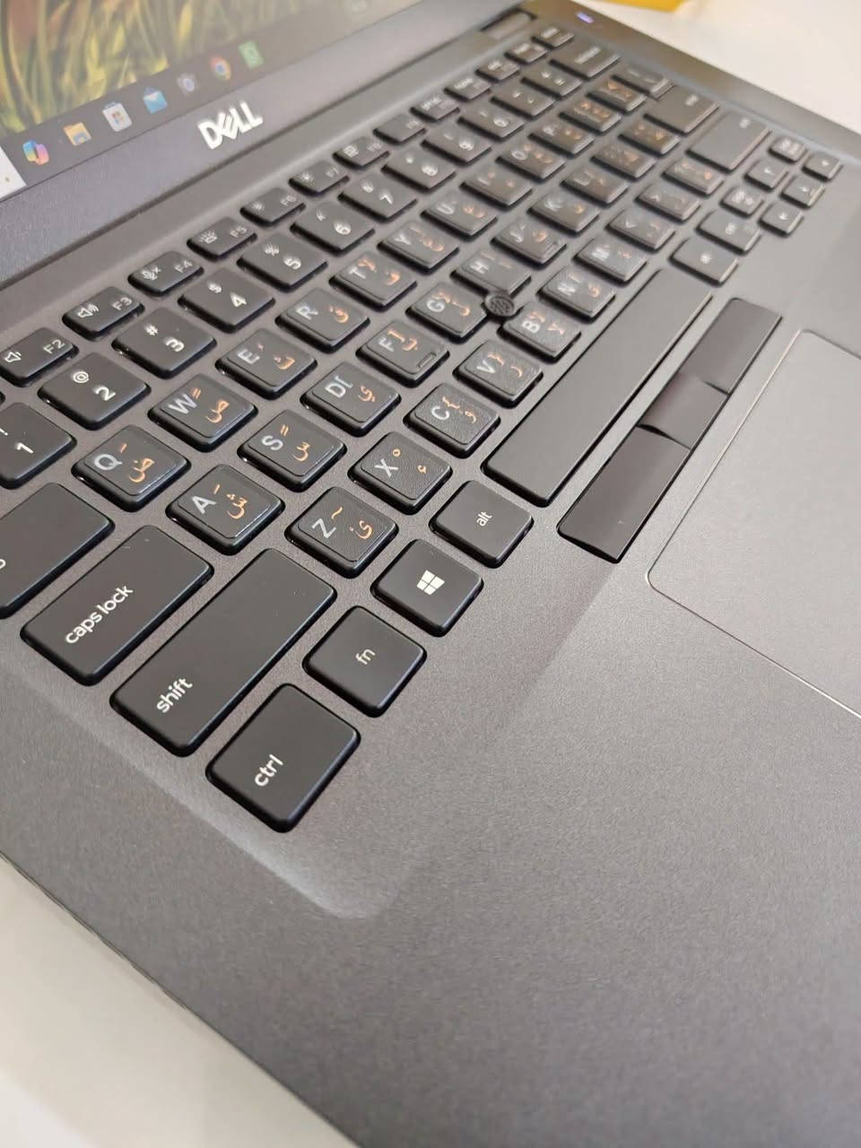 لابتوب Dell Latitude 5401

⚜️ المواصفات:

⚜️ المعالج: Core i7 — الجيل التاسع — فئة H
⚜️ الرام: 8 كيكا DDR4
⚜️ الهارد: 256 كيكا SSD
⚜️ كرت الشاشة: Intel(R) UHD Graphics 630 — 4 كيكا (ذاكرة مشتركة)
⚜️ حجم الشاشة: 14″
⚜️ دقة الشاشة: FHD
⚜️ الكيبورد: ستيكر ضوئي

🎁 الهدايا والملحقات:
• حقيبة لابتوب
• شاحن لابتوب
• ماوس
• ماوس باد
• تغليف احترافي (داخل كرتونة)

🛡️ الضمان والخدمات:
• فحص اللابتوب و مقارنة المواصفات و النضافة قبل الاستلام عند المندوب.
• ضمان أسبوع كامل بعد الاستلام.
• تنصيب ويندوز حسب الطلب مع جميع البرامج الأساسية و Office مثبتة.

🚚 التوصيل: التوصيل متوفر إلى جميع محافظات العراق

📞 للحجز أو الاستفسار (متوفر واتساب):
*********** – ***********

📌 موقّعنا: بغداد الامين الثانية

💰 السعر: 365,000 دينار عراقي
