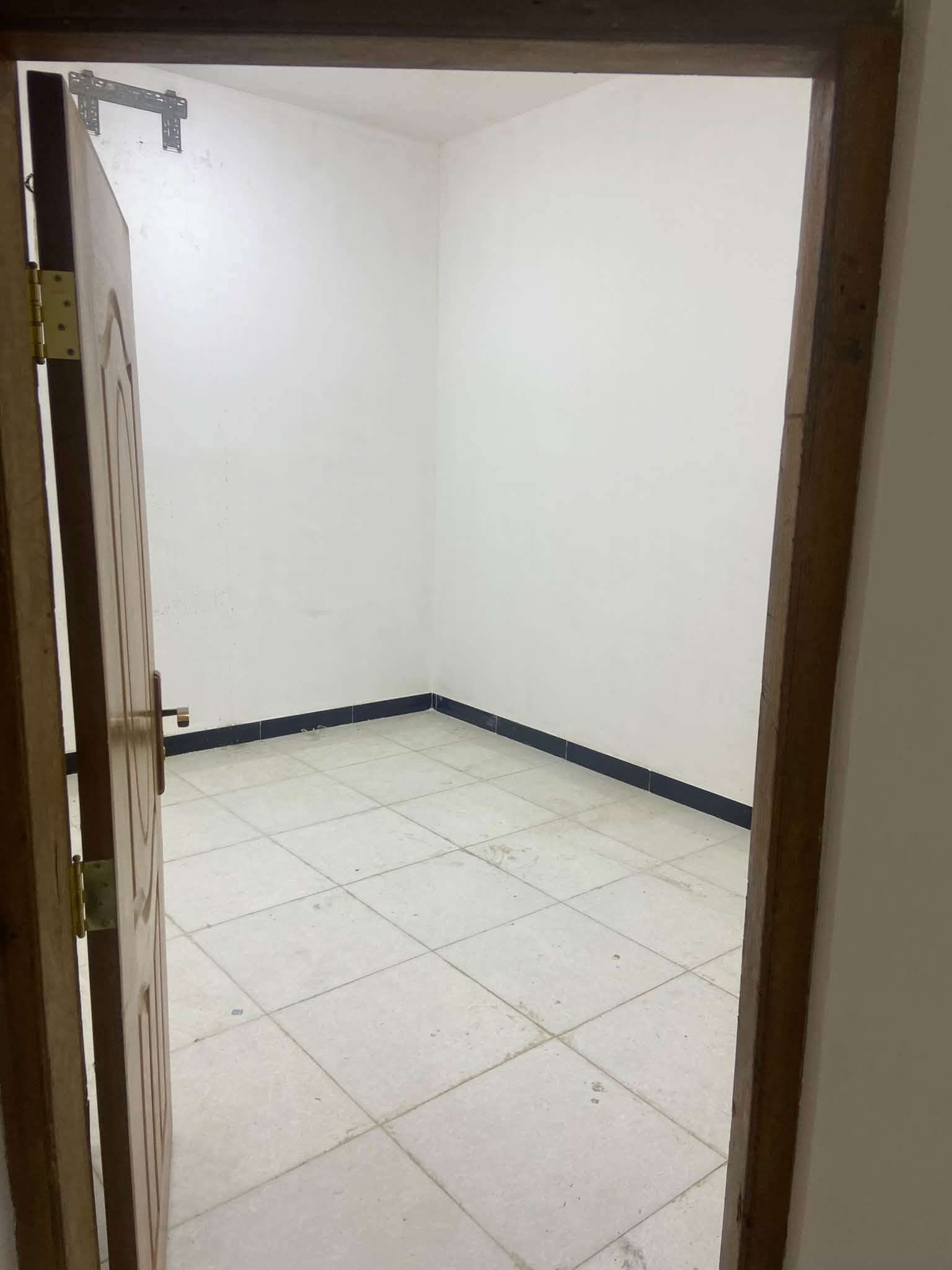 شقة حديثة البناء في الخضراء قرب جامع العشره المبشرين بمساحة كبيره 200
تحتوي الشقه على استقبال ومطبخ وغرفتين منام 

سعر الايجار 650

للاستفسار ***********
