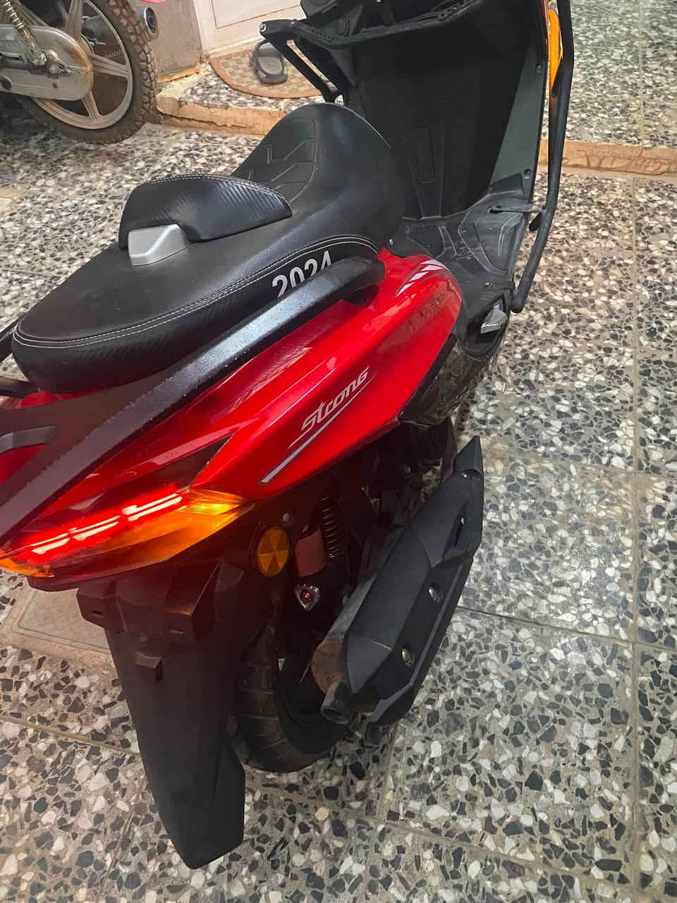 للبيع ‼️
دراجة سترونك  🛵
"موديل 25" 
السعر : 550 💵 
*السعر بي مجال*
الرقم 📞: ***********
