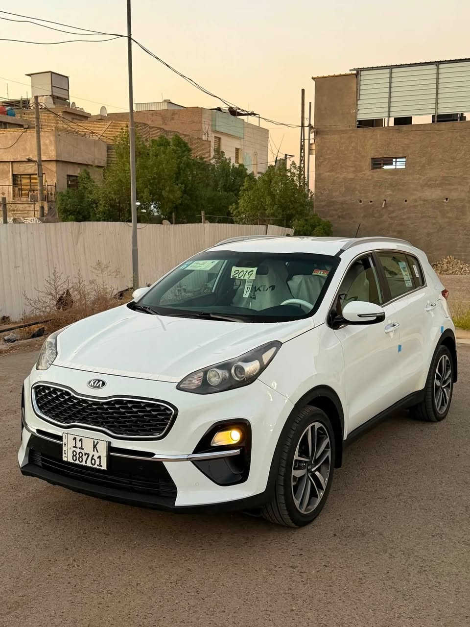 كيا سبورتج 2019 خليجي نص فول
بدون صبغ بدون تبديل فقط بارد 
جاملغ امامي وشويه بلباب الوره السايق 
كلش بسيط داخل لونين محرك 2000 دوش
ماشيه 132 بسمي رقم بغداد جديد هزه جديد تخم تاير جديد شرط الفحص السياره سعره 182 بيه مجال للشراي 
مكاني بغداد المشتل ***********
