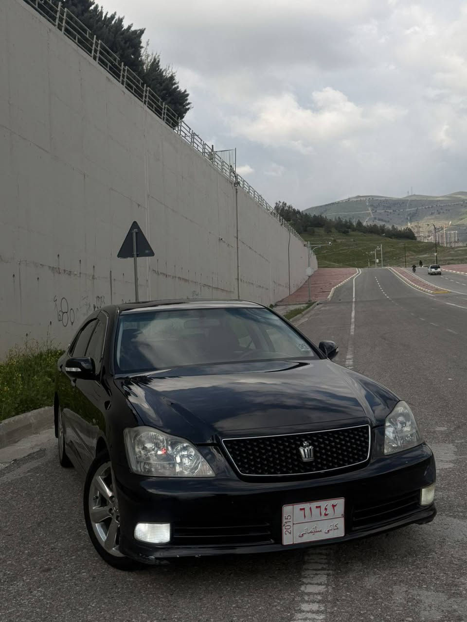 Toyota crawn 182
شاهینە ١٨٢
مۆدێل ٢٠٠٥
سەیارەکە ٣ دووگمەیە 
جلد و هیتەر و سلایت
تەبرید و کارەبای بە شەرت 
٤ تایەو ویلی تازەی لە ژێرایە 
بێتەقەو ڕەقەیە دەبڵەکانی تازە گۆڕاوە 
کامل لیدی ناوەکەی گۆڕاوە بە سور 
بەشەرتی گێڕ و مەکینە
٣ پارچەی ئەوروپای بۆیاخە بە شەرتی فەحس
بێدەعم و بێ ناو گرتن
بۆ نرخ لەوەتساپ پەیوەندی بکەم
***********
