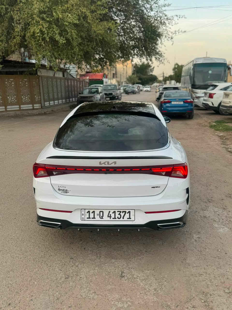 السلام عليكم
كي فايف 2023 gt line 
محرك 1600T
ماشيه 45 كم 
حادث موضح في صور 
رقم بغداد الجديد
رادار امامي 
كامره خلفيه 
وضعيات قياده 4 
وبعد مواصفات معروفه 
 182$ وبيها مجال 
مكان سياره شارع فلسطين. 
***********
