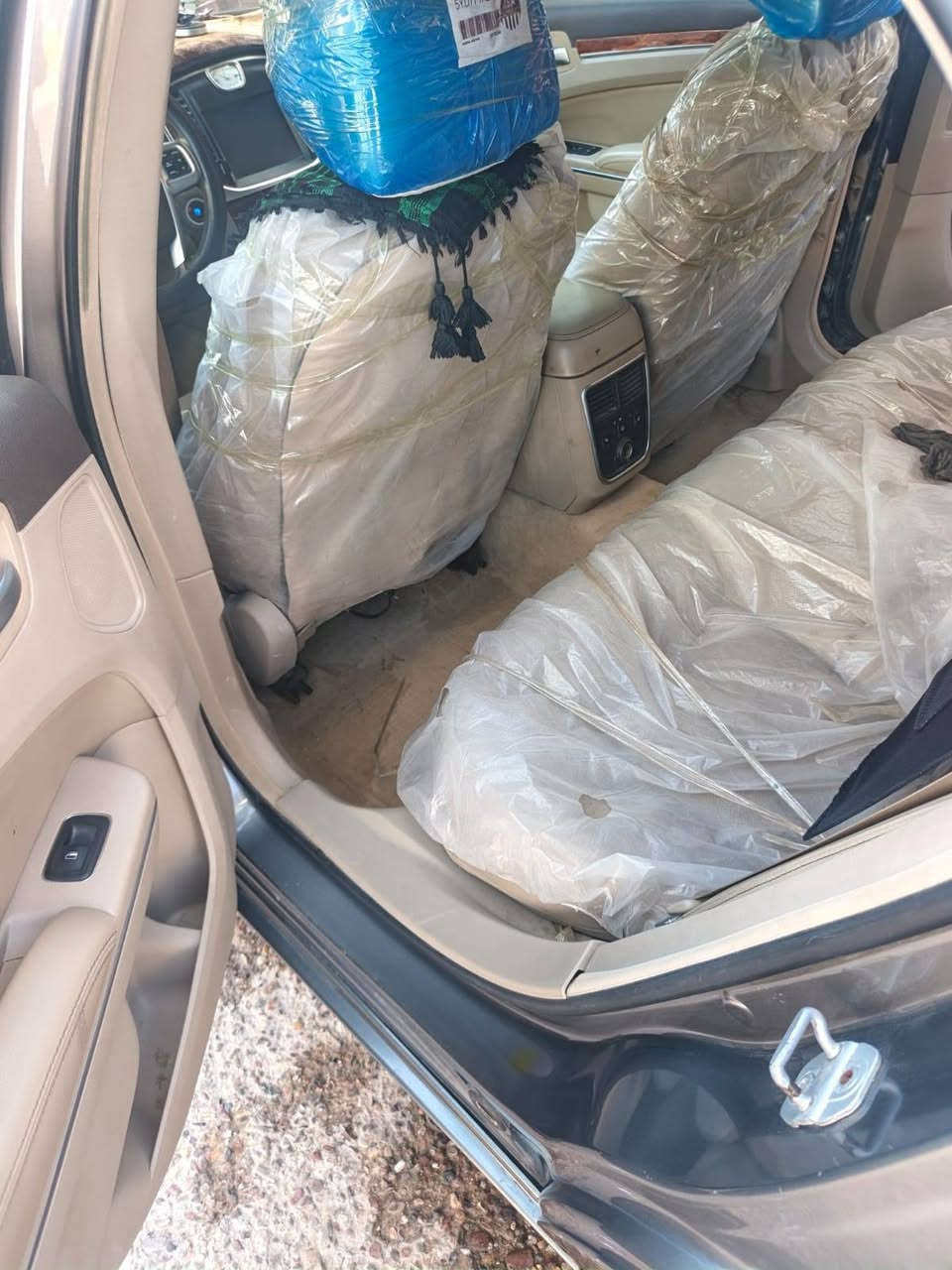 سلام عليكم ورحمه أوباما 12فول مواصفات للخير بلاتينيوم خليجي ادوات بيها كصه جنطه موجوده بالبصره سعرها 45 بيها مجال وهذا رقمي ***********

