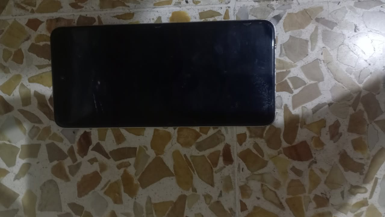 السلام عليكم جهاز للبيع اسمو انفنكس سمارت 8جهاز ما مفتوح شاشه بيه كسر بسيط سعرو 90وبي مجال للستفسار هذا رقم جهازي ***********للتواصل تعال خاص مكاني موصل
