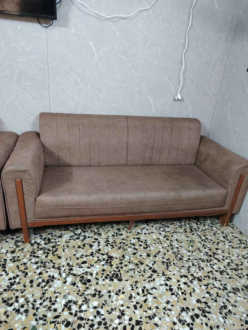 كنب • ١٠مقاعد • نضيف