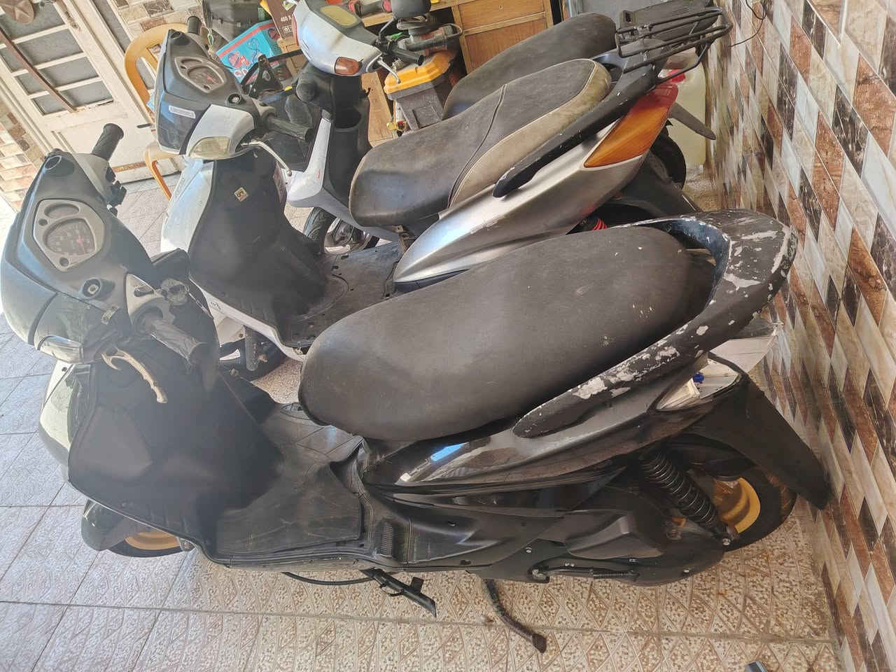 السلام عليكم للبيع دراجات 2 سكنس نثيه 140 سرعتها اثنينهن شغالات نضافه 70 /100 مال واحد يروح بيهن اويرجع عله باب الله اوجاهزات شكو شي بيها مبدله جديد سعر الوحده 300 استفسار اتصل *********** عنواني المسيب حي المعلمين
