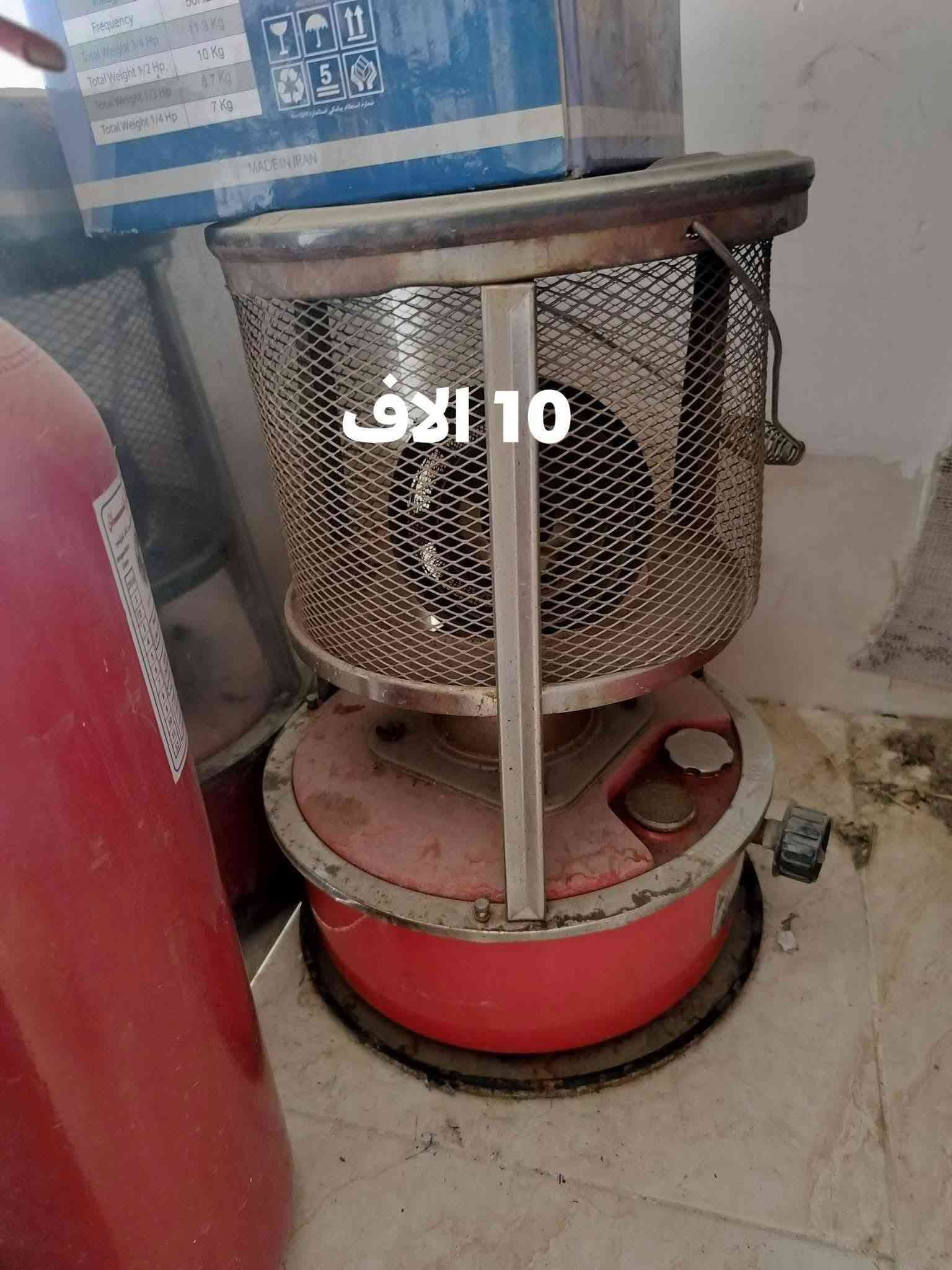 للبيع  العنوان اربيل باداوة 
للتواصل  واتساب  ***********

نص مكتوب في الصور:
- طاولة بلور طابقين طول 120 سم عرض 70 سم ارتفاع 75 سم الطاولة مع الكراسي ب 30 الف
- كراسي عدد 3 مع الطاولة بسعر 30 الف
- الطول 2 متر العرض 160 سم 35 الف
- 20 الف
- 5 الاف
- 25 الف
- 10 آلاف