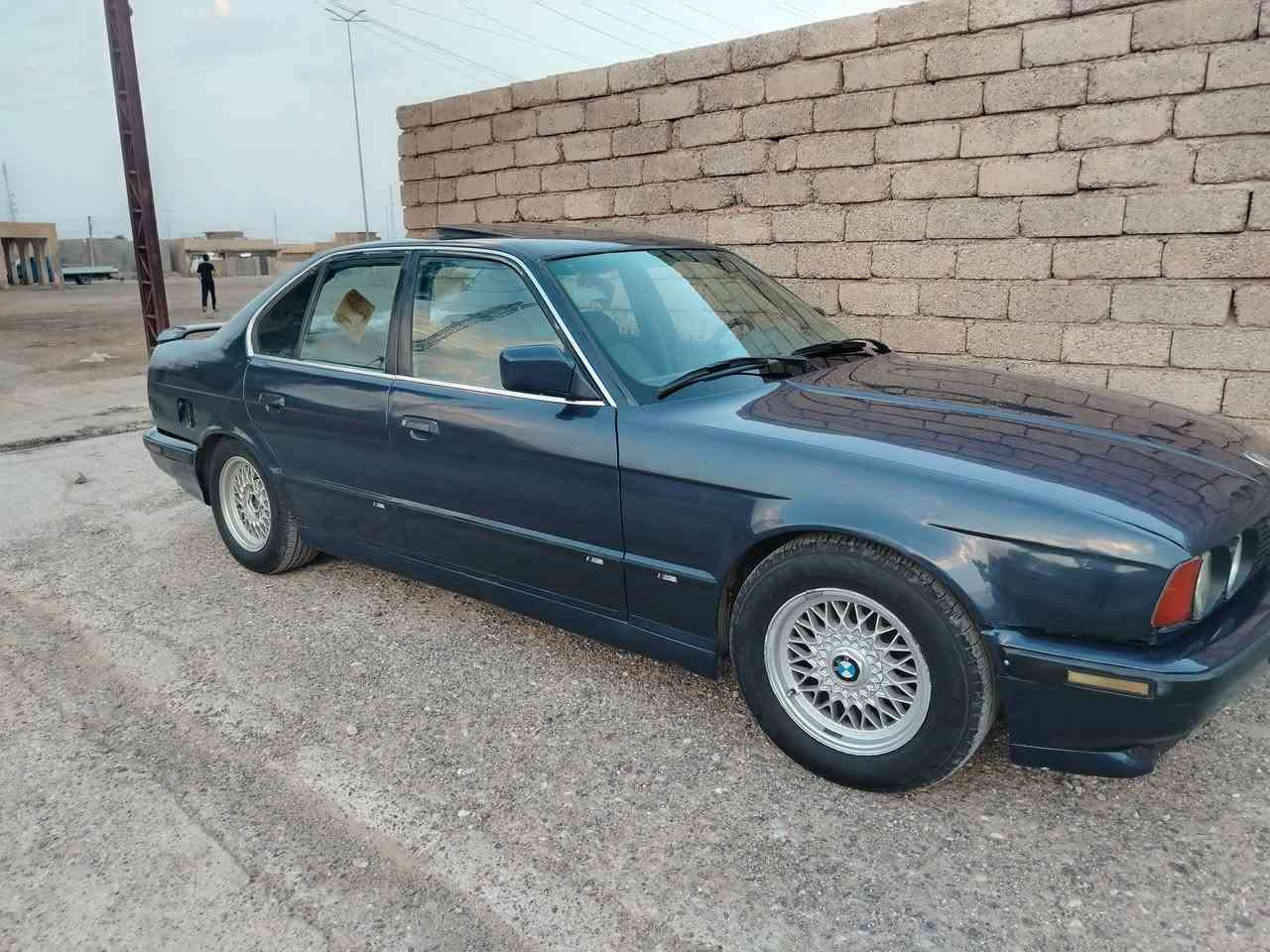 بي ام 525i • موديل ١٩٩١ • تواير جديدة