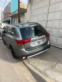 ميتسوبيشي اوتلاندر • ٢٠١٨ • ٧ راكب