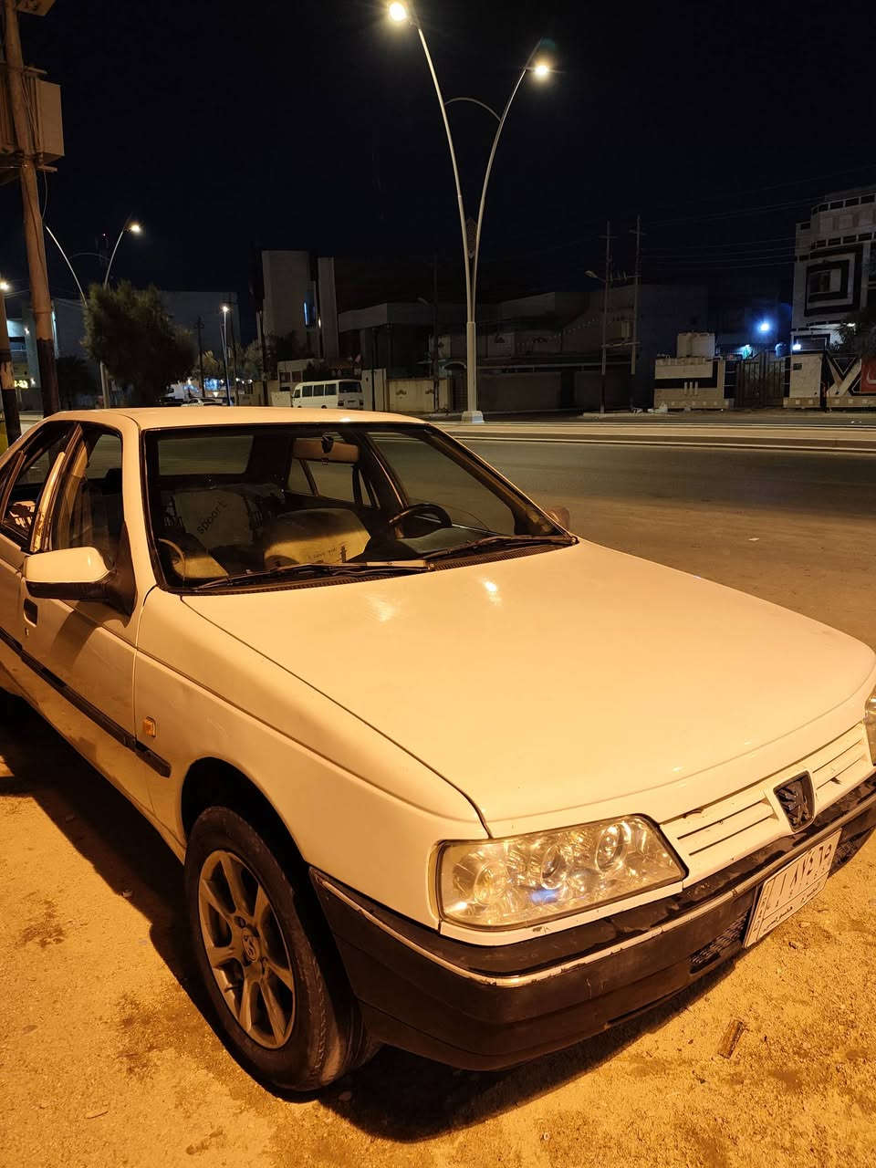 بيجو روه
لون ابيض

مديل 2009

سياره نضيفه وحلوه وشرط التحويل 

سعر 30$
المكان البصره الزبير 
الاستفسار :
***********
