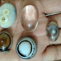 مدينة الصدر • حجارة • خشنة