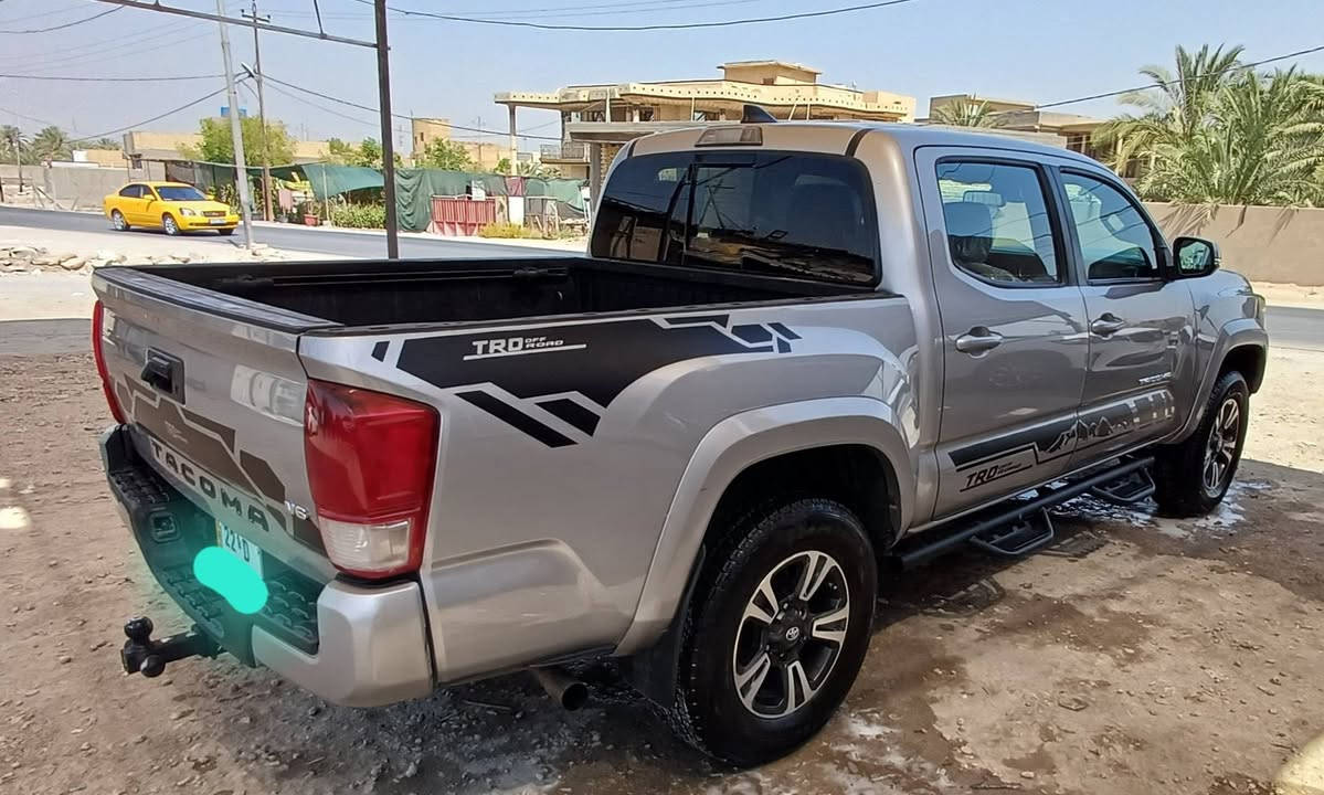 للبيع تويوتا تاكوما موديل ٢٠١٩ سيارة جدا نظيفة بدون نواقص محرك ٦ سلندر سيارة ٢ ويل حادثها فقط بخ جاملغ وباب الصدر بدون معجون وبدون اي تبديل ايربكات جميعها سليمة بجم شركة . تخم تاير جديد منظومة بانزين جديد ماشية ١٢١ الف كم سيارة هزة ماساقطة وباسمي تحويل مباشر . مواصفات / تحكم ستيرن جهتين رادار امامي تحديد مسار بصمة وبصمة ابواب  منافذ كهرباء شاحن تلفون لاسلكي حساس اطارات وشاشة تحديد الأعطال وكير اوتو وممكن تحويل عادي مكانات خزن أسفل الكشن الخلفي وبعد الكشن كاميرا خلفية .. السعر ١٩٣ ورقة للاتصال *********** مكان السيارة السماوة / المثنى
