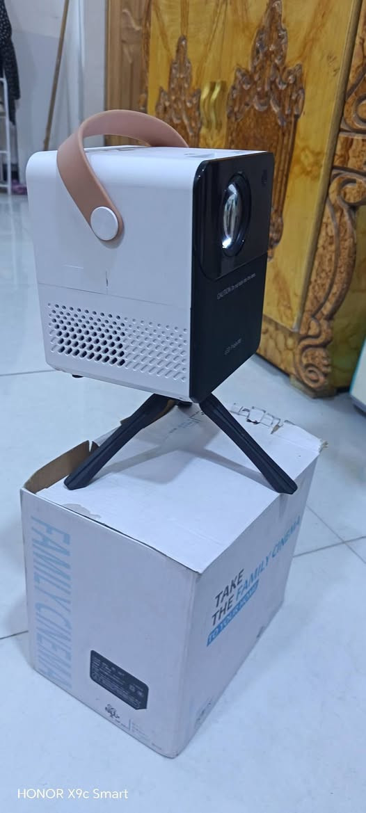 داتا شو جديد امزون مامستخدم للبيع تربط عالنت الدقه مالتها 4k للتواصل ***********
