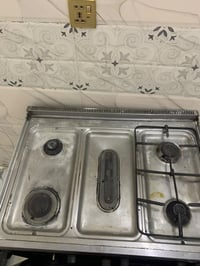 طباخ متروك كله شغال تجي تشوف بعينك فرن كله شغال 40الف قفل  07741788148