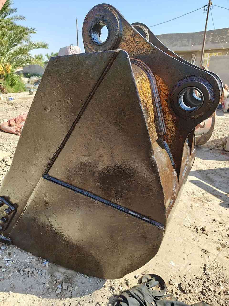 السلام عليكم للبيع كيلت جلاد بلاديه متر نظيف جداً الاستفسار الاتصال ***********
