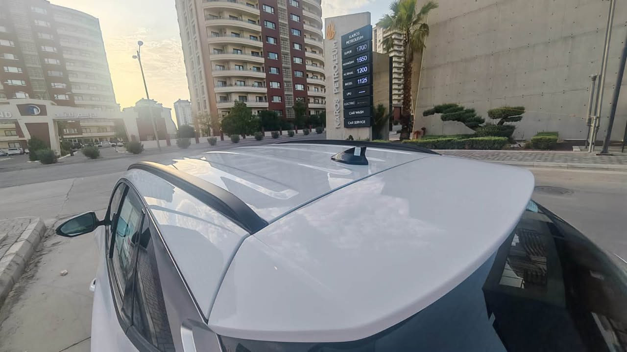 هۆندا تەکسۆن ٢٠٢٥ 
هۆندای تەکسۆن ٢٠٢٥  کلین بێ بۆیاخ  سفری ئیرەیە 
تەنها ٣٢ هەزار کیلۆمەتر رۆشتوە 
زۆر پاکە و یەک دینار مەسرەفی تیا نیە 
بەناوی خۆمەوەیە تا ٢٠٢٣٠ تازەیە 
بە شەرتی تەحویل و غرامە 
کامل جاهیزە 
بە شەرتی گیرو مەکینە و تەبرید 
کوشن کارەبا و کوشن جلد و تەبرید و هیتەر 
سنوق شەفت 
ئاوینە کارەبای 
چوار جام کارەبەی و بەسمە 
حاسەی پێش و دواوە 
ویل ١٩ 
ناو کریمی و رەش
ئاوینە کارەبای 
ئاوینە هیتەر 
ئاوینە شەفت 
پەردەی شەریکە 
تەبرید مەرکەزی 
لاید زینۆن و کامل عەدەسە 
لایت لید پێش و داواوە 
بەسمە شەخال 
بریک بەسمە ئوتۆ هۆلد 
٤ مۆدی لێخورین 
دوو بەسمە 
کامیرە 
کامل شاشە و گێچ بەیەکەوە 
گێچ کامل ئەلیکترۆنی
کارپەلی و ئەوتۆ ئەندرۆید 
دەرگا بەسمە
تەنها یەک بست پیدی ئاری ئەویت بە سنوقەکەوە 
چاکم نەکردوە تا ئیستا 

٢١٢ گەڵا یەک تۆز مەجاڵ
***********
