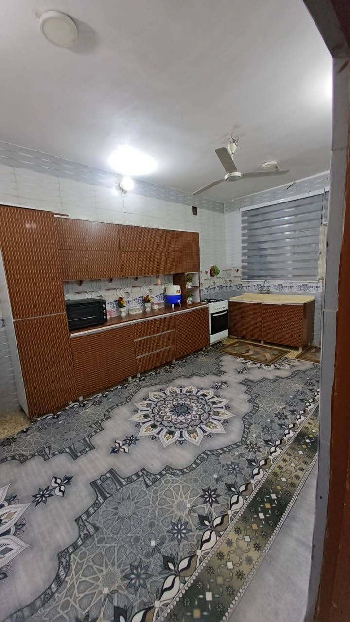 السلام عليكم.
بيت للبيع المدائن منطقة گصيبة المشروع قرب مضيف زياد الجنابي 
موقع البيت ع الشارع العام خدمات كاملة مساحة البيت 300 متر 
بناء البيت حديث ، يحتوي البيت على غرفتين وصالة واستقبال و مطبخ وصحيات داخلية وخارجية 
صنف الارض زراعي
السعر 115 وبيه مجال بسيط
للأستفسار اكثر متواجد واتساب او اتصال
 
 ***********
