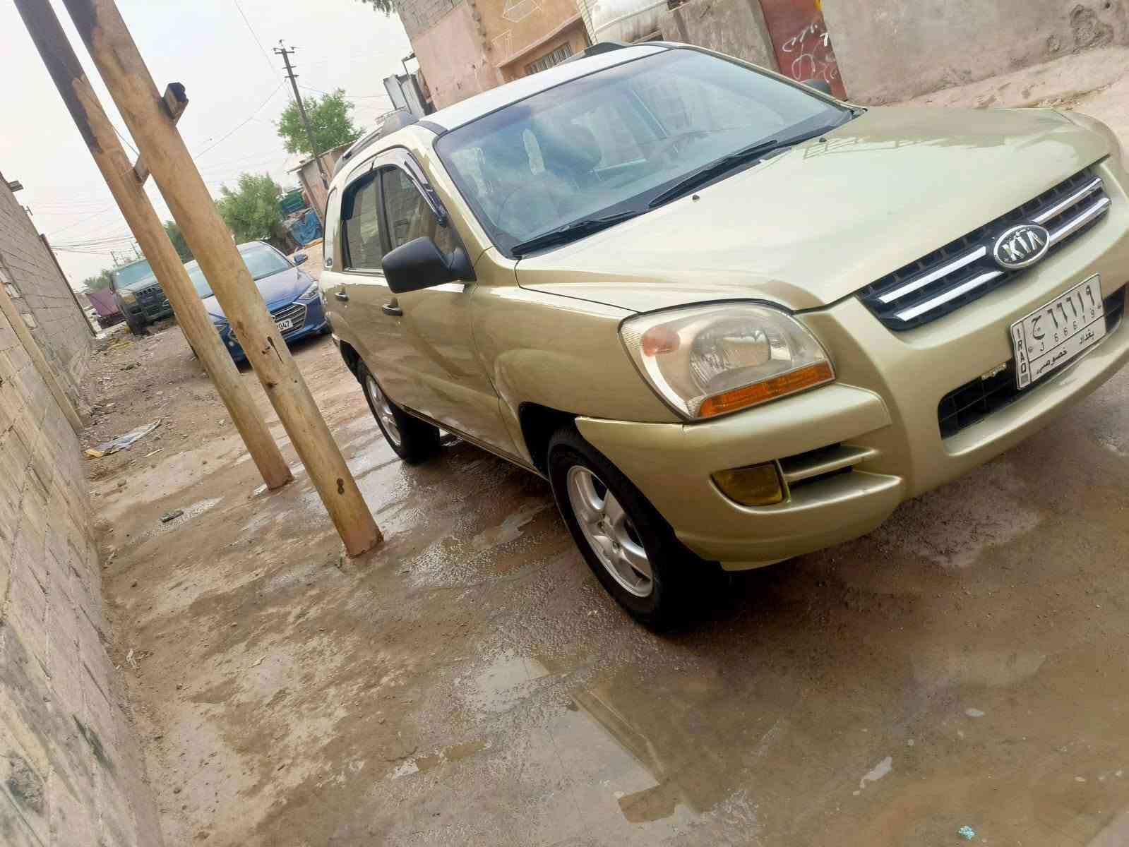 سلام عليكم سبورتج موديل 8 سياره بيهه جاملغ امامي بدون دواخل مصبوغه حزام اثر جراد كير مكينه مكفولات مكينه 2000 السعر 85 وبيهه مجال بصيط مكان السياره بغداد رقم الهاتف ***********
