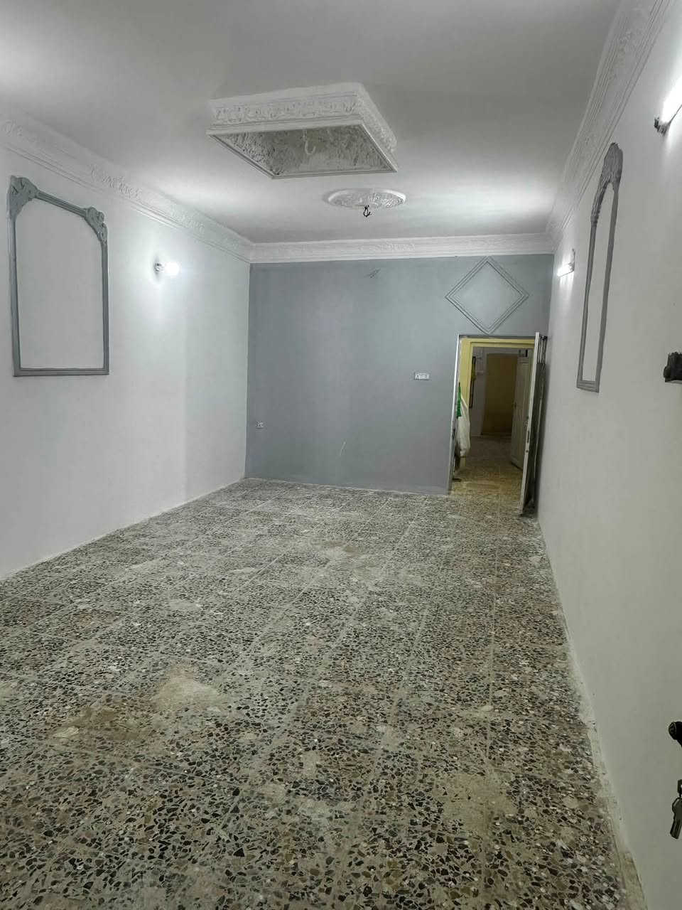 نصف قطعة للبيع في قطاع ٢٩ قرب سوق مريدي 

الطابق الاول /صالة/ واستقبال /ومطبخ /وصحيات 
الطابغ الثاني /غرفتين 

الاستفسار  ***********
