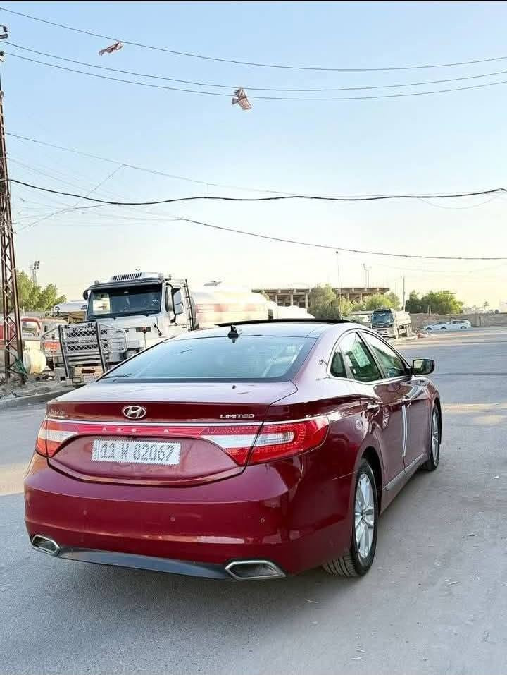 السلام عليكم
هونداي ازيرا 2015 وارد أمريكي مواصفات ليمتد أعلى فئه بالازيرا
بانوراما على طول السياره
مري شفط
كشنات جلد تدفئة تبريد الأمامية والكشنات الخلفية تدفئة فقط
محرك ٦ سلندر ٣٣٠٠ GDI
شاشة كاربلي وكامره خلفية 
تحكم استيرن
بصمه
لايتات زينون
تختم تاير جديد
منظومة تبريد جديده
رقم بغداد الجديد الانجليزي باسمي تحويل ثاني يوم
هزه ما ساقطه
الحادث جاملغ جانبي جهة السائق وربع البنيد صبغ نفسهن ما مبدلات
السعر 105 $  وبيه مجال بسيط
المكان بابل
***********
