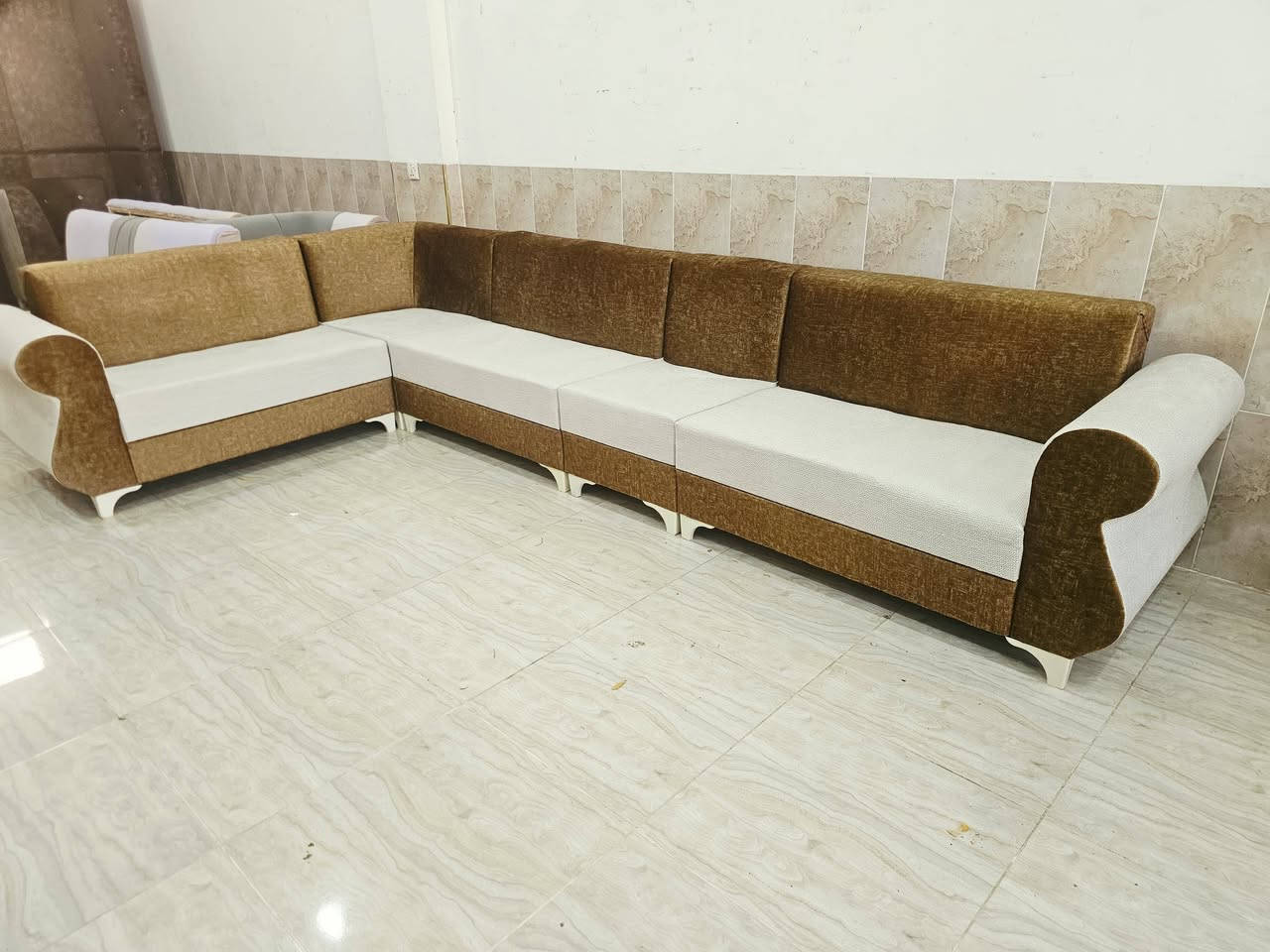 واحد ع 190 الف *********** ،،،، ***********
