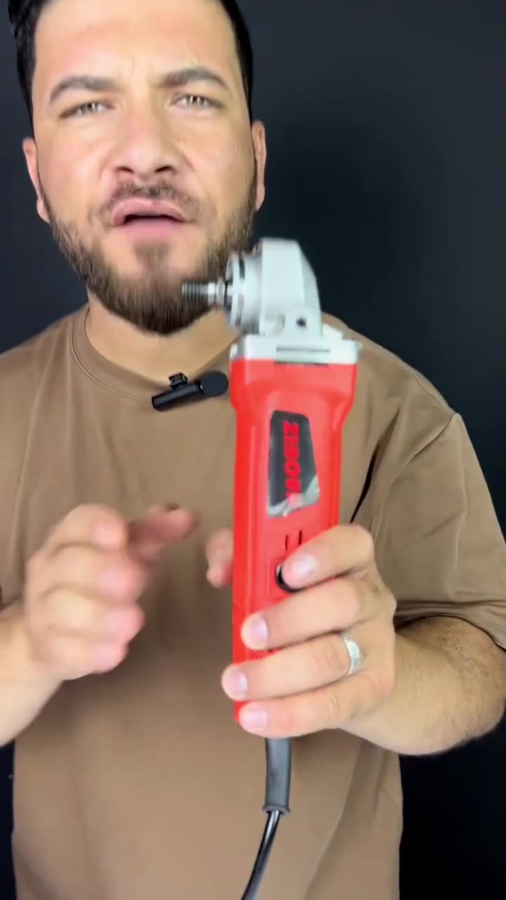 كوسرة كهربائية اصلية
🔩 خلّي شغلك أسرع وأقوى مع المثقاب الخارق!

مثقاب دوّار سلكي 800 واط 💪
⚡ قوة عالية لتنفيذ المهام بسرعة ودقة ⚡
🎯 تصميم مريح ومتوازن يقلل الاهتزاز ويخليك تشتغل بدون تعب
🌀 سرعة 11000 دورة في الدقيقة لأداء محترف سواء في البيت أو الورشة
💎 ملف نحاس بنسبة 30% يضمن عمر طويل وكفاءة مستمرة
🔧 مناسب للأعمال الدقيقة والثقيلة على حد سواء

اشتغل باحترافية وسهولة، خليك قوي ومجهز لكل مهمة!
السعر: 22.000
التوصيل: 3 بغداد / محافظات
لاستفسار***********
