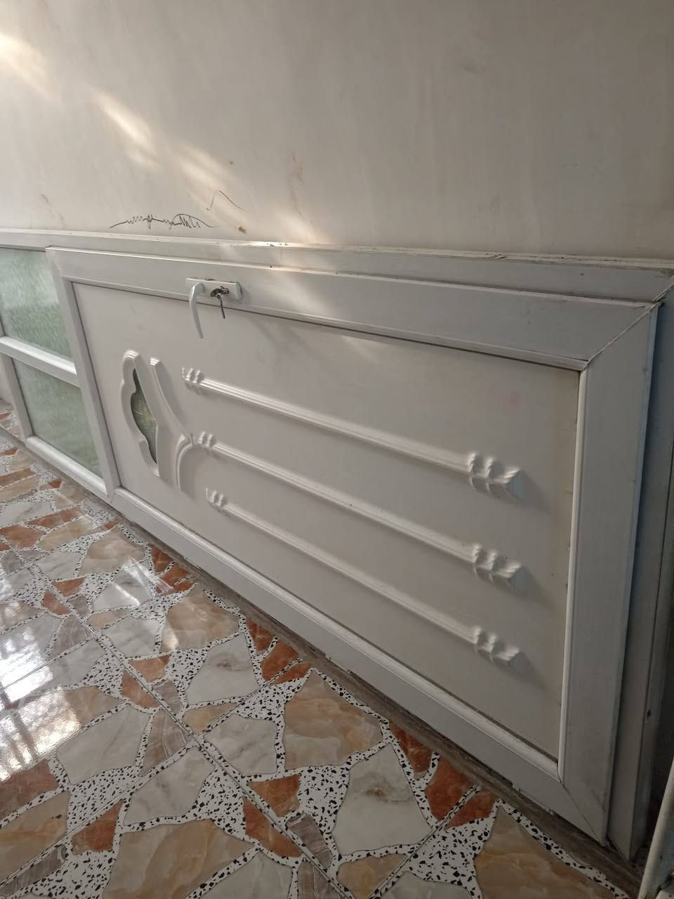 باب • للبيع