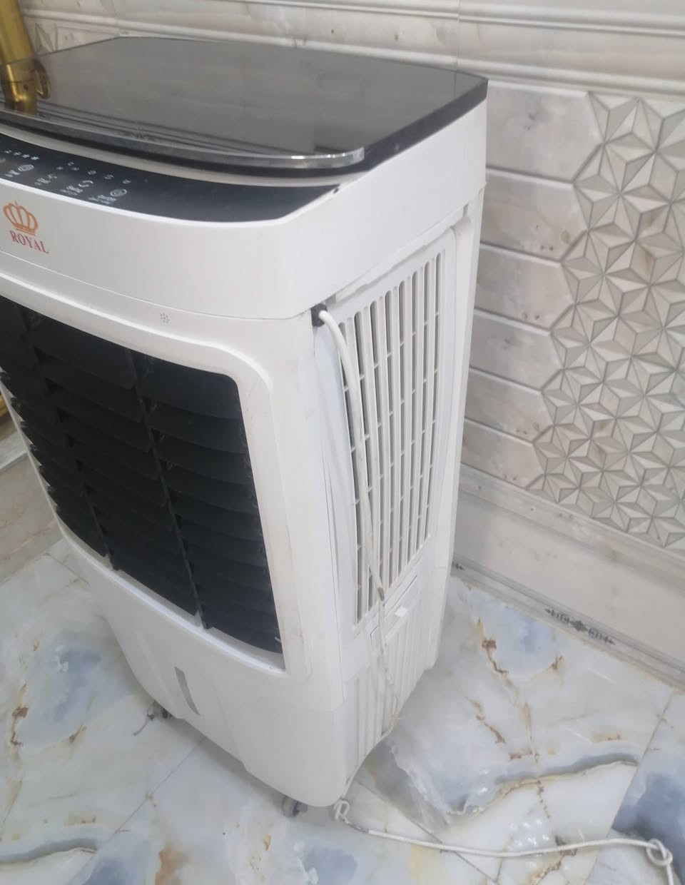مبرده 75 بيه مجال قليل
حجم صغير شرط الفحص
مكاني الناصريه
هذا ***********
