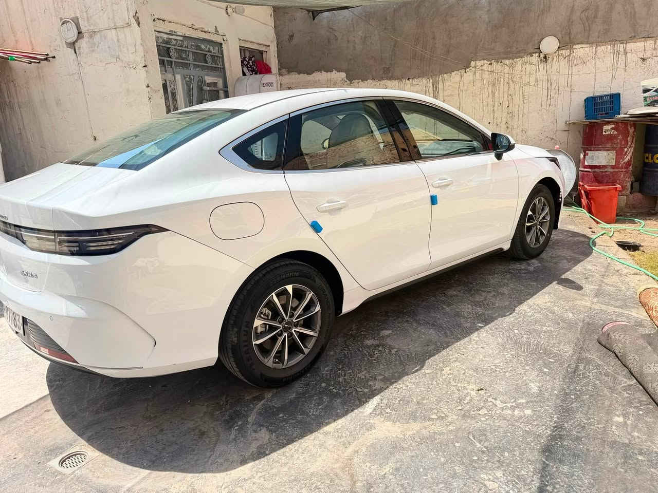 السلام عليكم
بي واي دي دستروير موديل 2025 فووول عدة الفتحة 
رقم بغداد السيارة مكفوله من الصبغ والبارد والتبديل بيه ملاحضه بقبق الجنطة رصعه وموضحه بصور 
شاشة قلاب كير موس لايت زنون تبريد قطعتين لد امامي خلفي  
دخول ذكي كارت وبصمه السيارة جديدة مكاني بغداد الدورة  
السعر 19500 استفسار اكثر ***********
