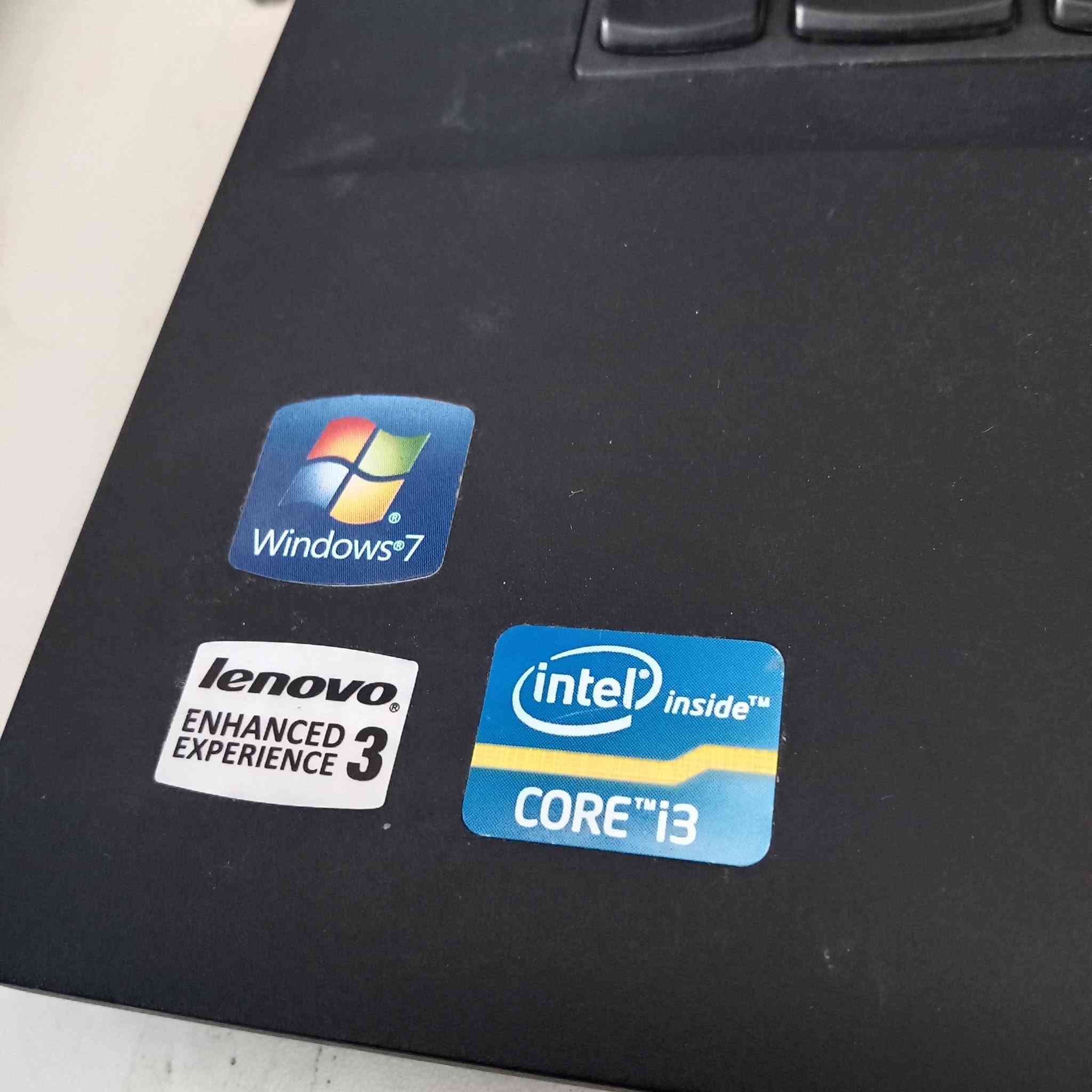 للبيع 🔥
💻 لابتوب Lenovo ThinkPad + شاشة Dell

✅ اللابتوب بحالة جيدة وجاهز للاستخدام
✅ معالج Intel Core i5
✅ رام 4/8GB
✅ تخزين HDD/SSD
✅ شاشة 14 إنچ
✅ كرت شاشة Intel HD Graphics

🖥️ شاشة Dell ✅ حجم تقريبًا 18.5–19 إنچ
✅ دقة 1366×768
✅ مدخل VGA

📌 البيع: لابتوب + شاشة سويّة
📍 مكتب أبو العيس
📞 ***********
