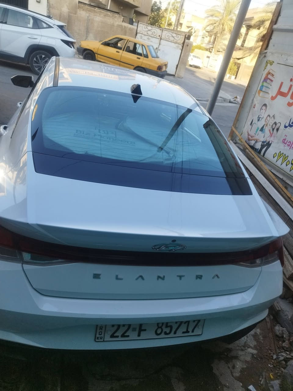 السلام عليكم ورحمه الله وبركاته 

النترا موديل 2021 للبيع او مراوس BYD دستروير ماشي قليل ومكفول سيارتي  رقم اربيل بأسمي تحويل فقط ابيض اللون تفاصيل الحادث مال امريكا مأشرهن بالصور والباب الصدر مبين بعده ممصبوغ ابني فتح الباب وضربته سياره السعر المطلوب 127 وبيهه مجال موقع السياره الشعب شارع عدن للاستفسار الاتصال *********** متوفر واتس اب
