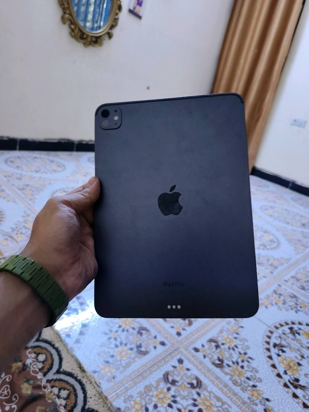 ايباد M4 • ٢٥٦ • بطارية ٨٩٪