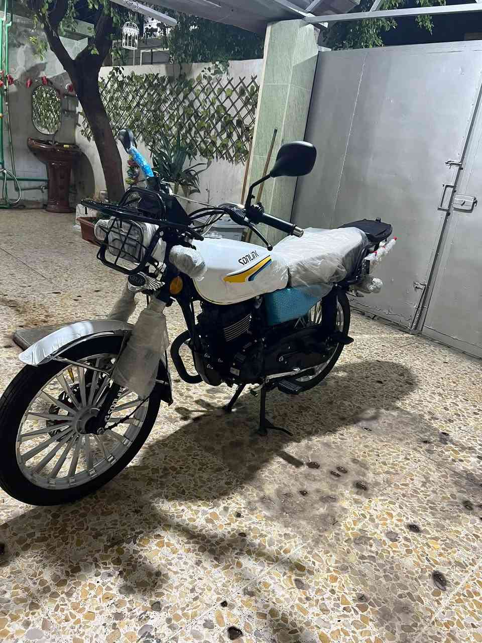 يوجد موطور ايراني للبيع 
موديل 25
محرك 200ضغطه زنجيل 
موطور جديد مابي اي نقص 
السعر مليون100
مكاني الرمادي تاميم 8اشباط 

***********
